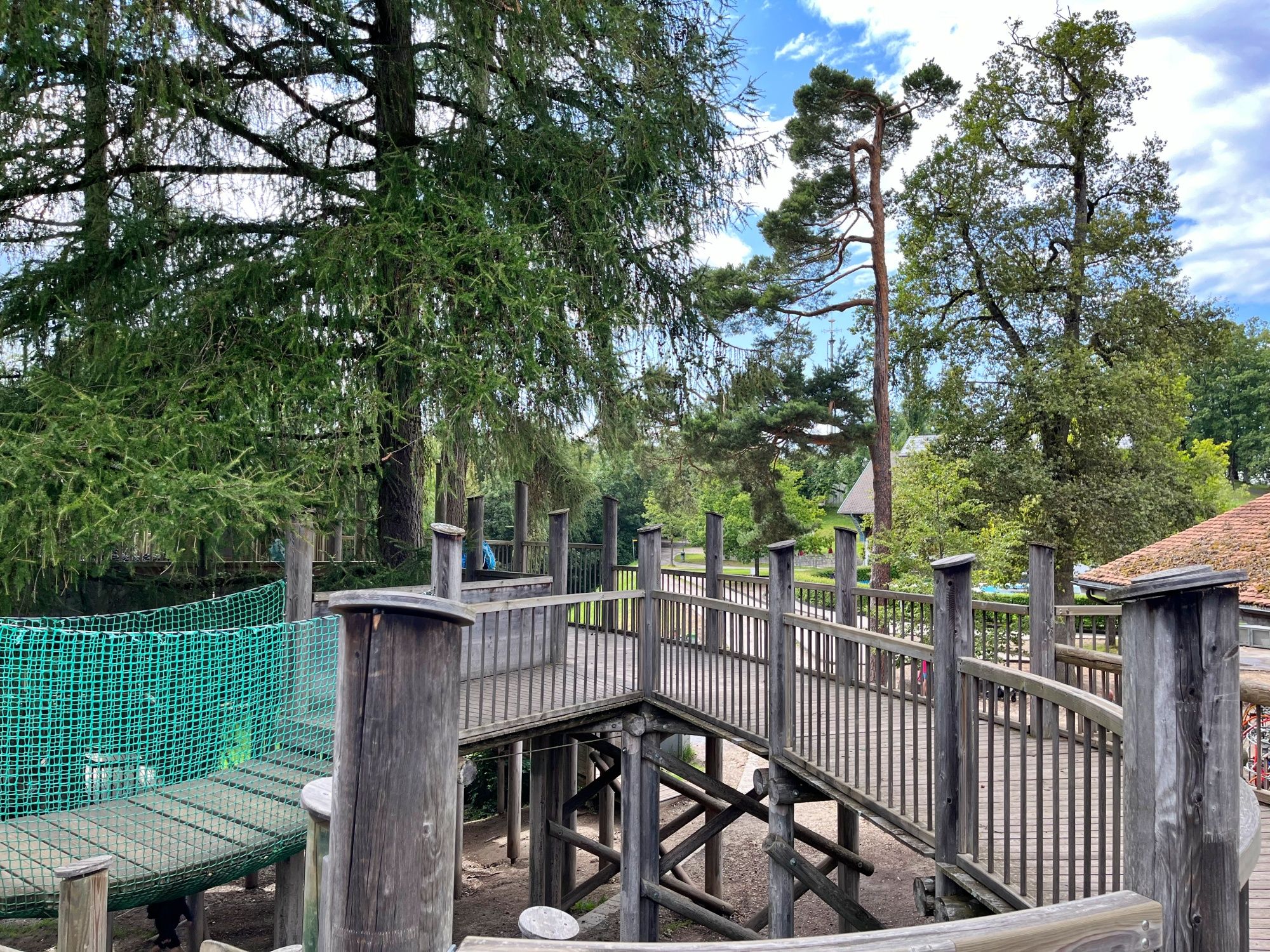 Gurten: Legeplads i skoven, ideel til børn, fritidsaktiviteter og grupper i Bern.