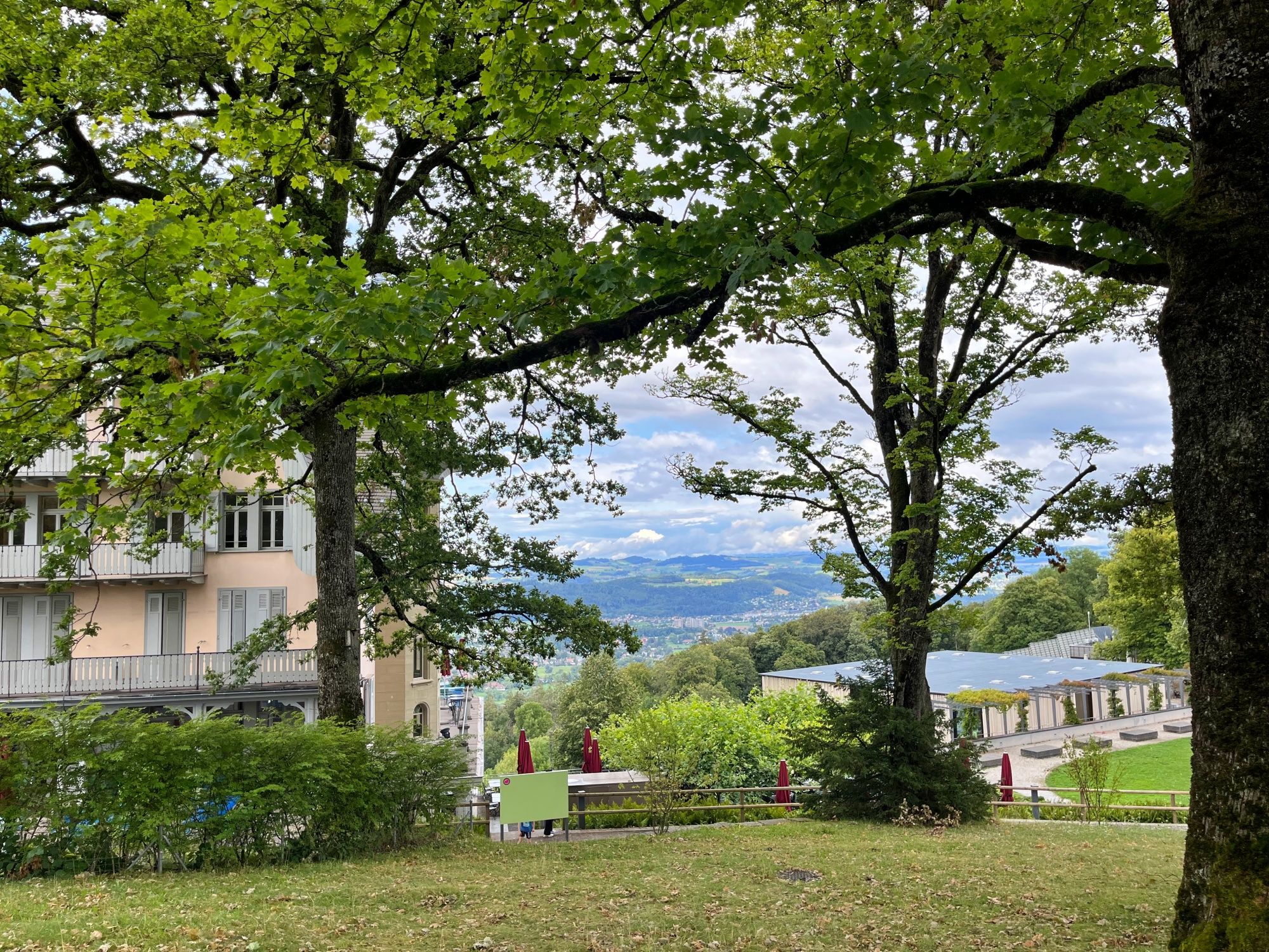Gurten: Ro og udsigt over naturen, perfekte udendørsaktiviteter og afslapning i det grønne.