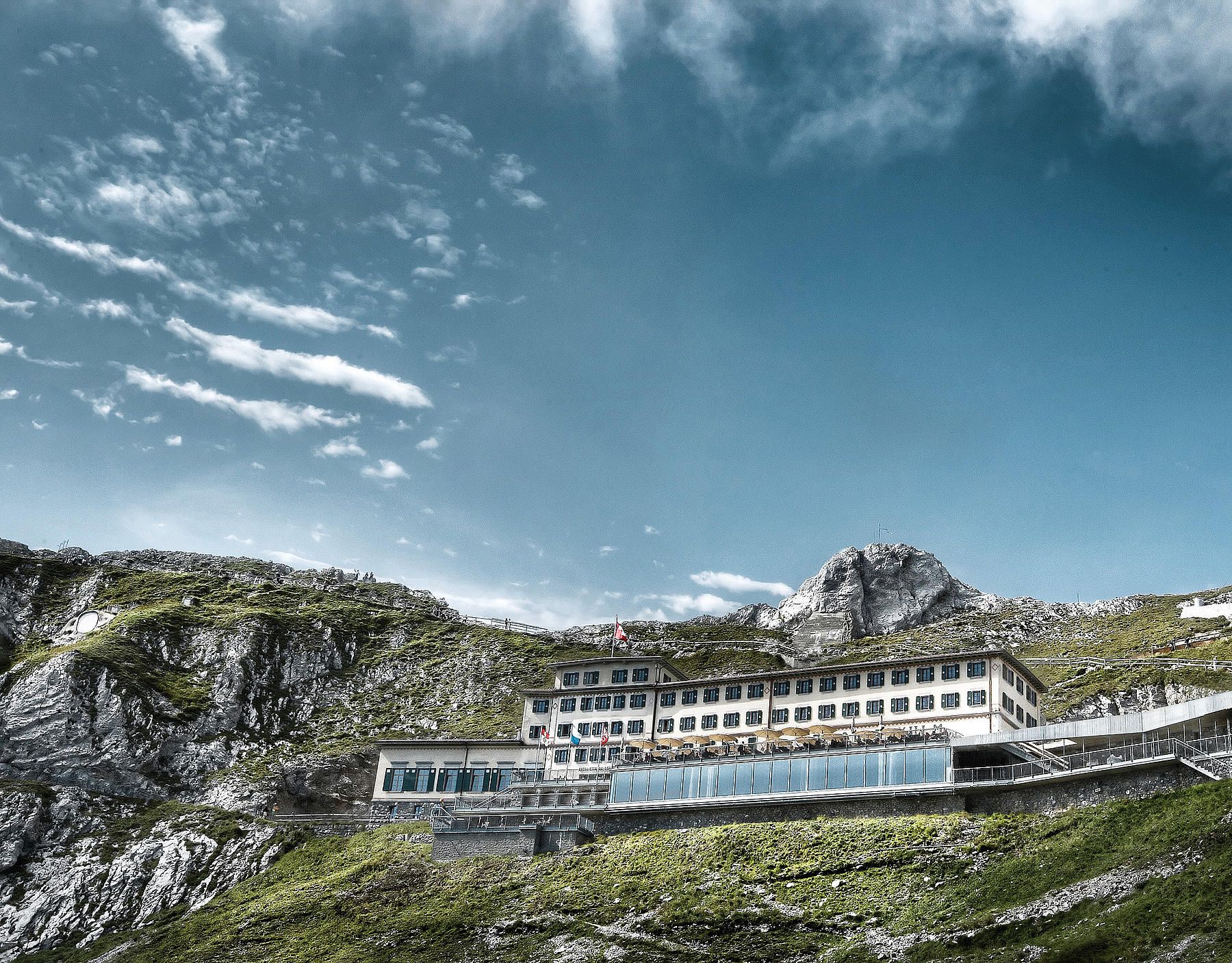 Hotel Pilatus Kulm: indrukwekkend berghotel met uitzicht op de Pilatus en de omliggende natuur.