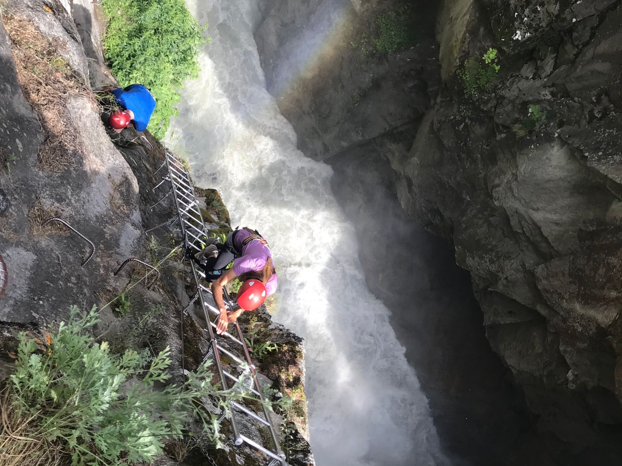 चढ़ाई मार्ग: पर्वतमाला में शानदार साहसिक अनुभव का आनंद लें, बाहरी स्फटिक प्रेमियों और समूहों के लिए आदर्श।