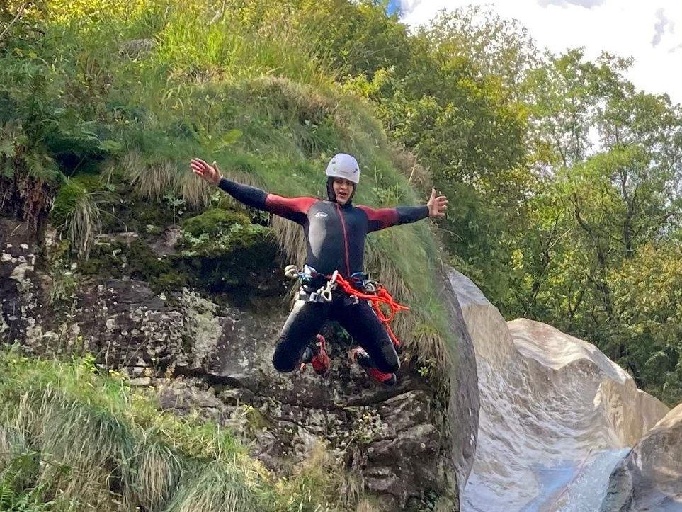 Iragna Canyoning: Experience exciting adventures in nature with canyoning in the Swiss mountains.