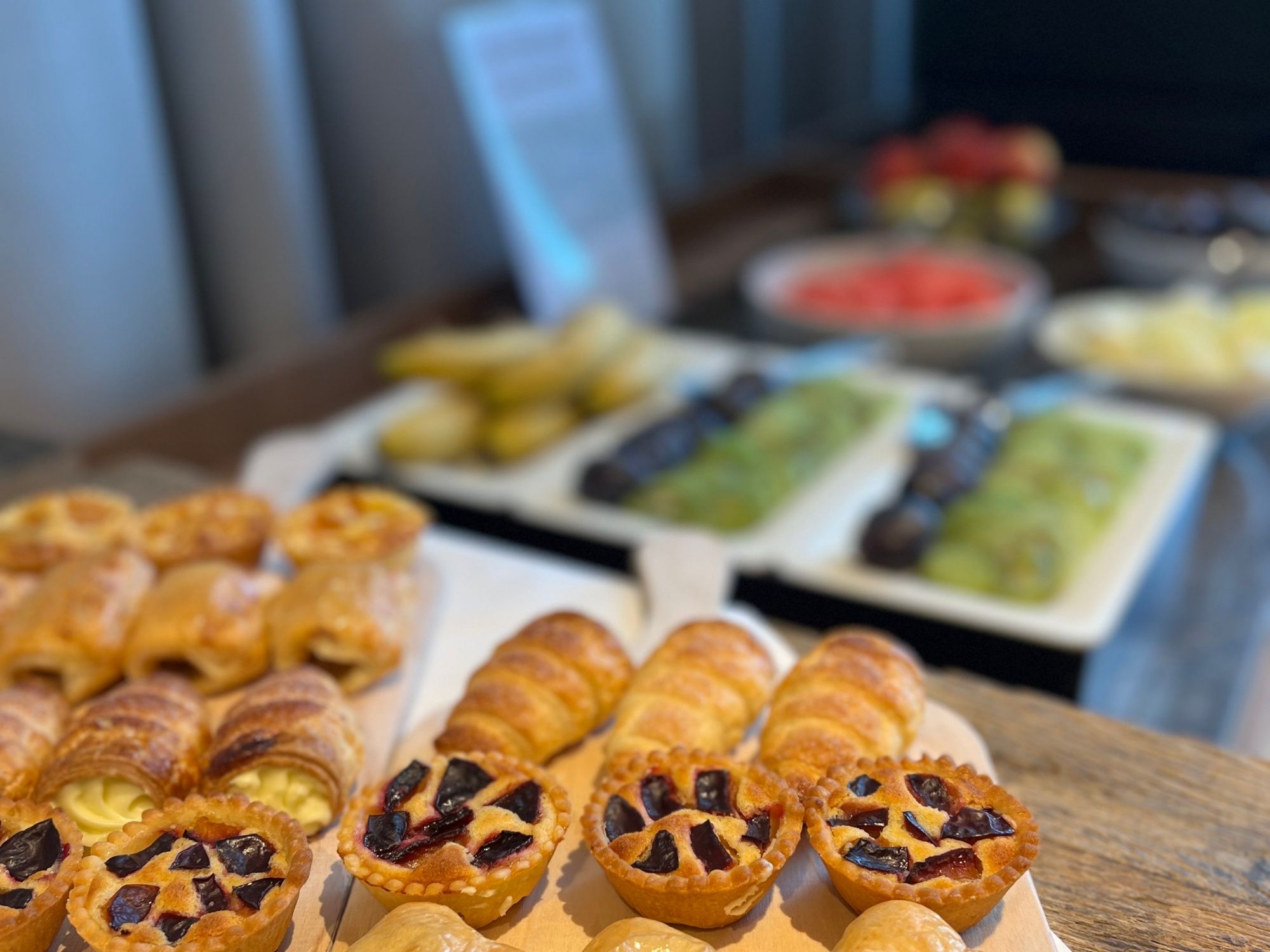 ब्रेनर ब्रंच: गर्मियों में स्वादिष्ट बेकरी विकल्प और ताजा फल