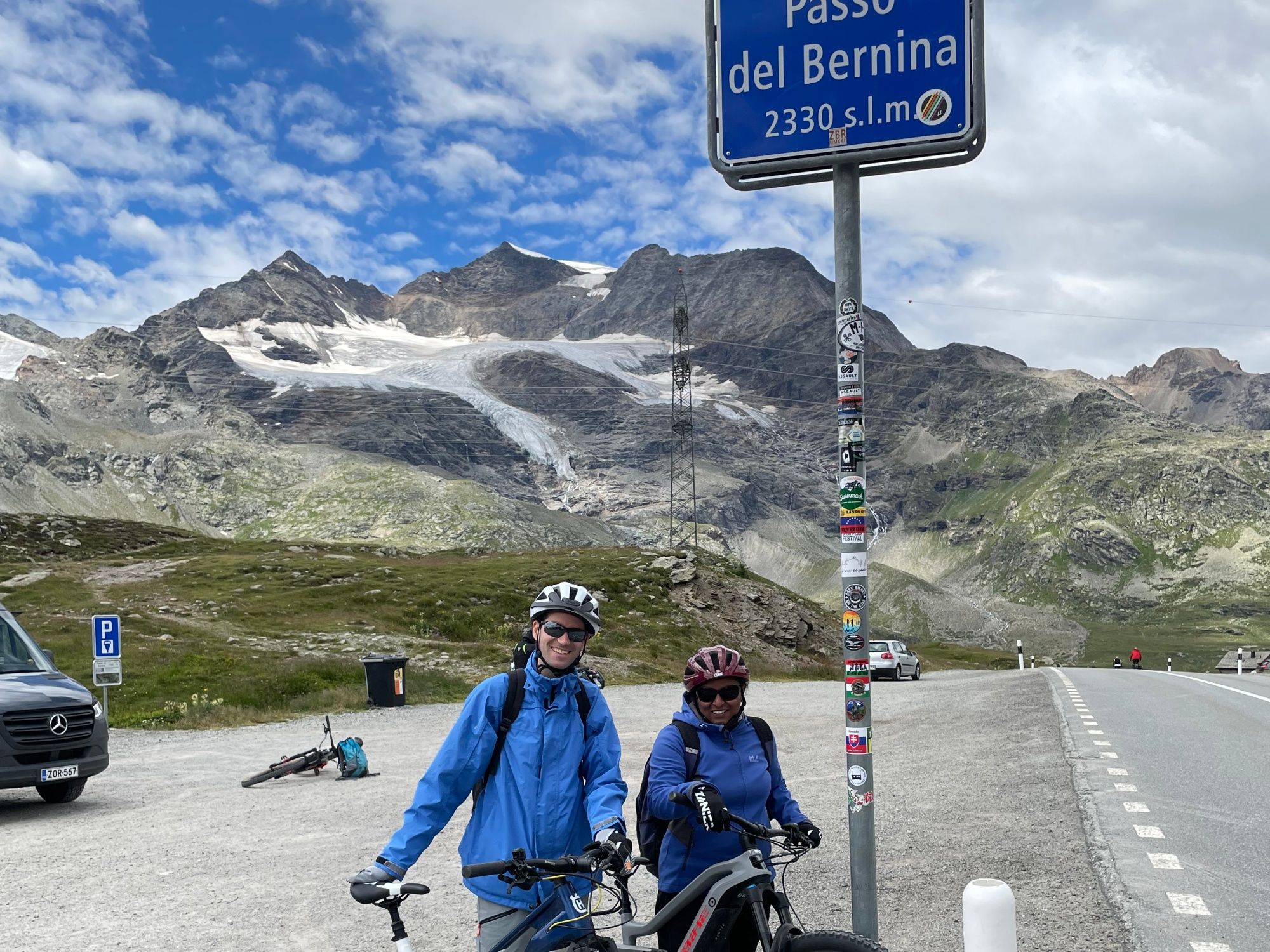 Mountain bike tour in Engadin. Enjoy nature and the mountains on this exciting bike tour.