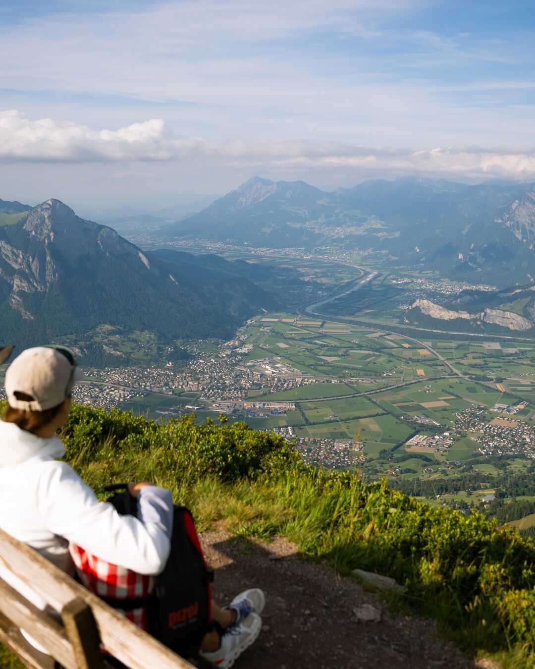 إطلالة على المنظر الطبيعي خلال رحلة ارتفاع جرمين في الصيف.
