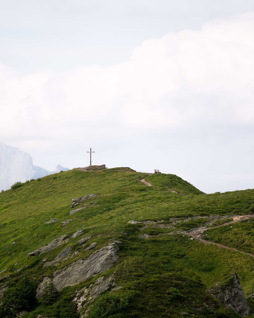 غارميل: رحلة مشي ساحرة مع إطلالة على القمم، طبيعة واسترخاء للجميع، مثالية للمجموعات.