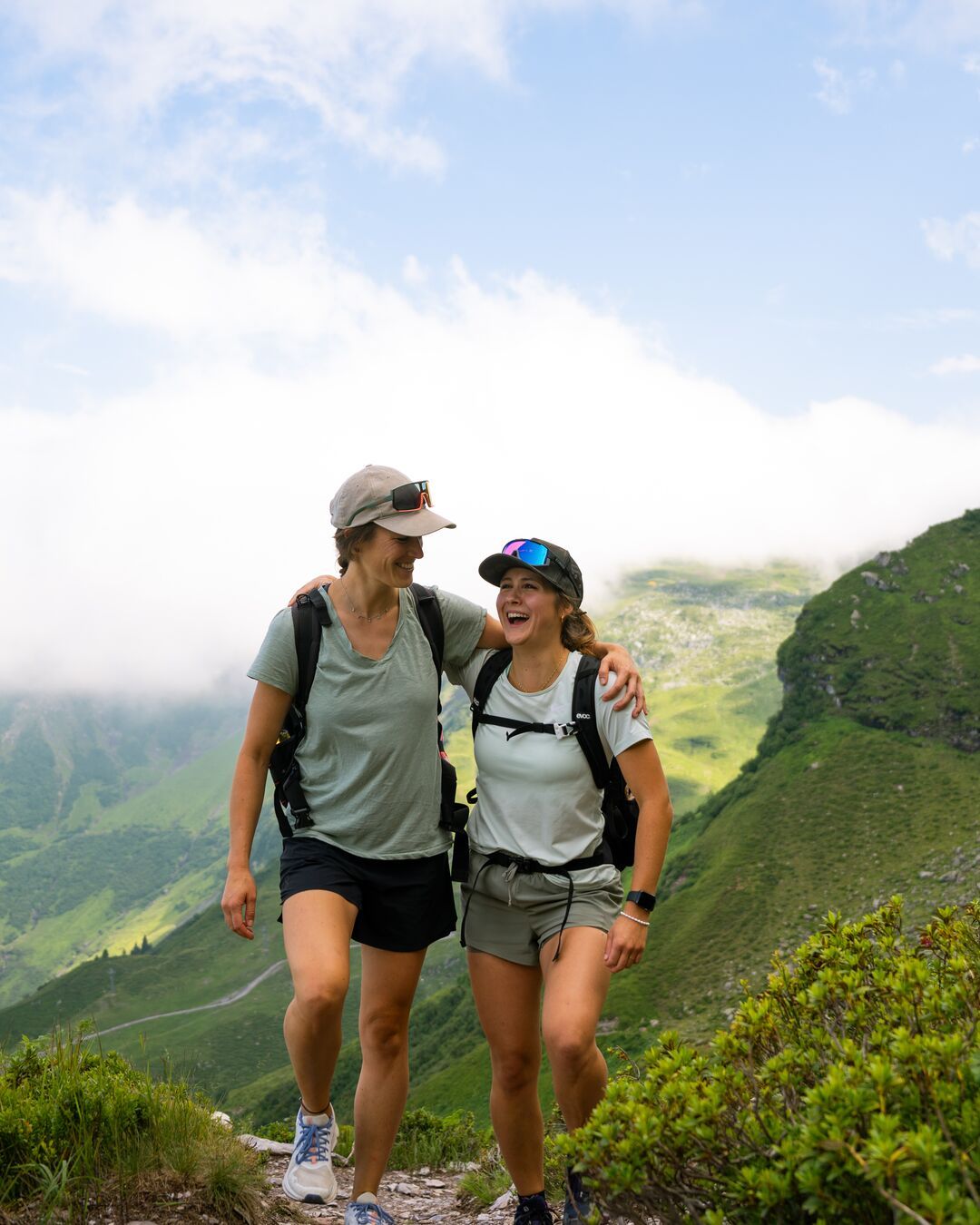 استمتع بجمال الطبيعة واكتشف نكهات مميزة في جبال غارميل.