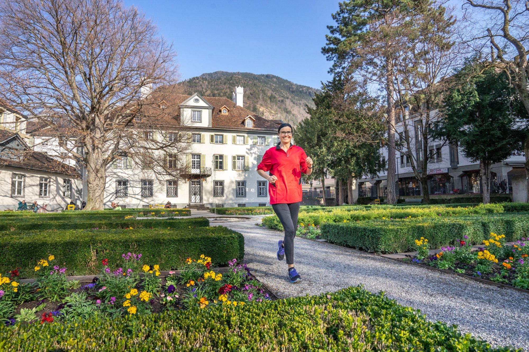 Τρέξιμο με οδηγό στη Χουρ, ζήσε την πόλη και τη φύση της σε αυτή τη δραστήρια περιήγηση.