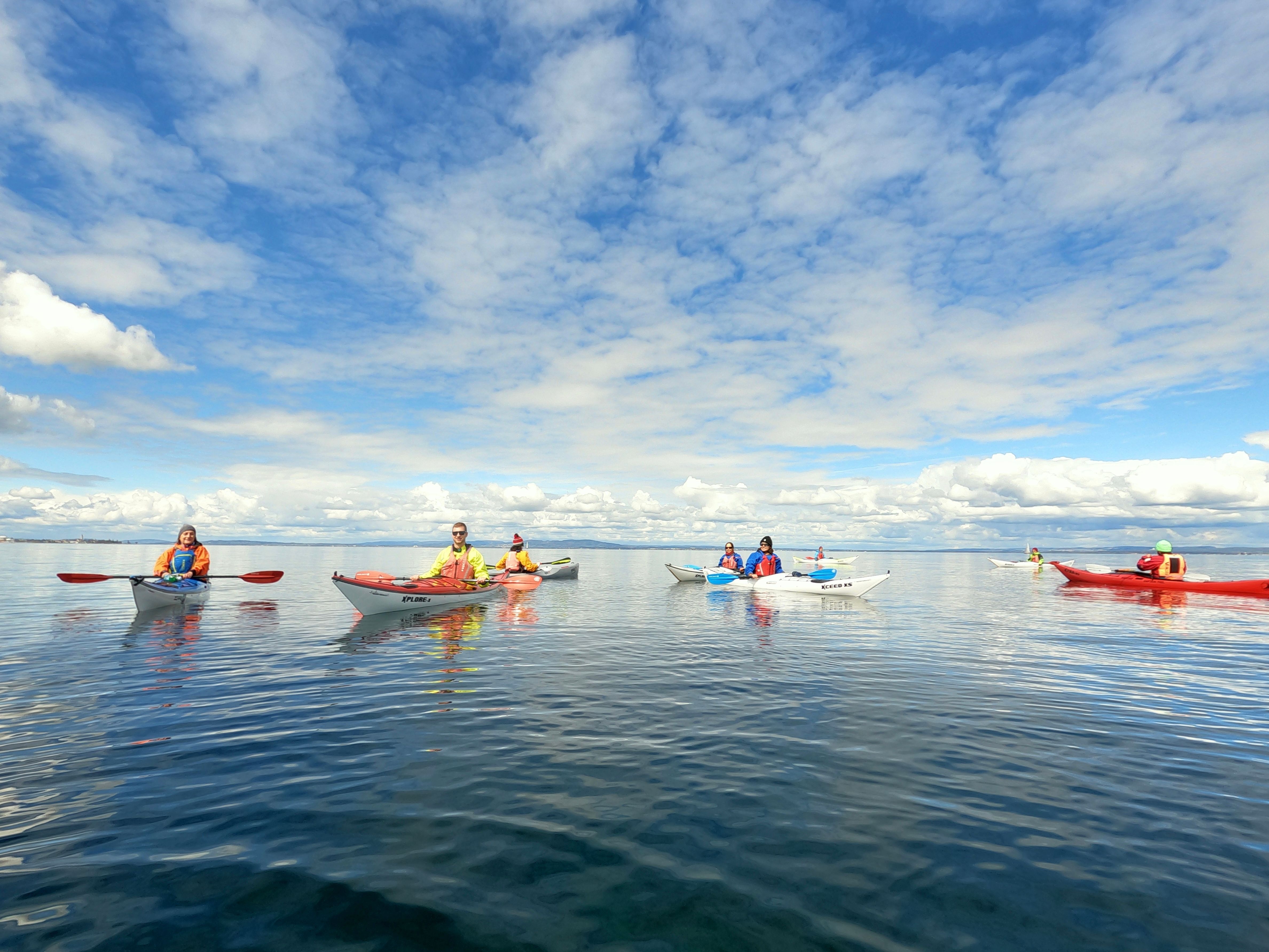 Kayak auf dem Bodensee: Lustige Kanuschule für Gruppen und Kinder im Sommer.