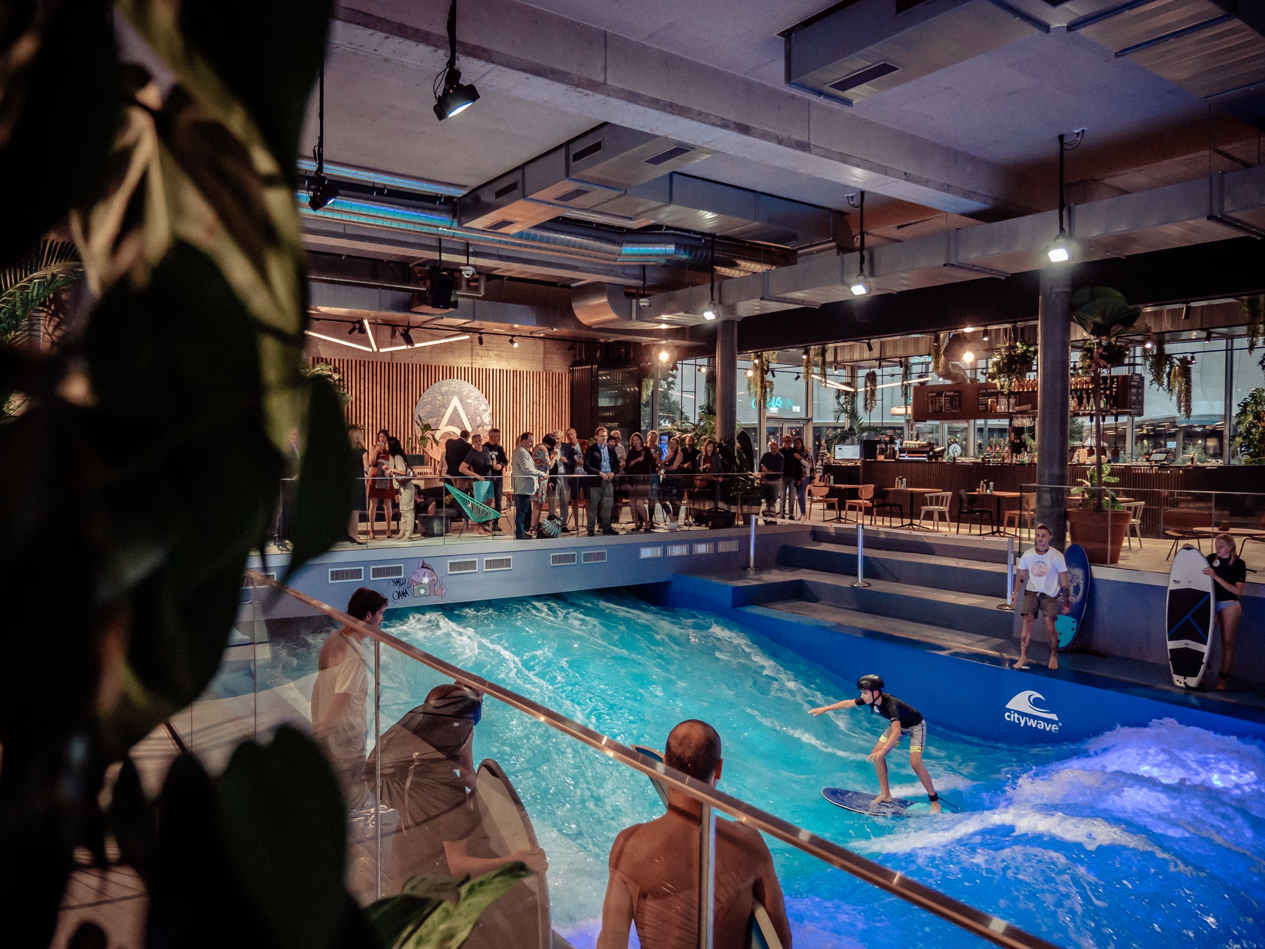 Oana Surf with audience during a private surf session in 2023