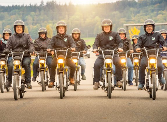 Klettgau Töffli Tour: Groepsrit met Töfflis in de natuur, ideaal voor avontuur en teamactiviteiten.