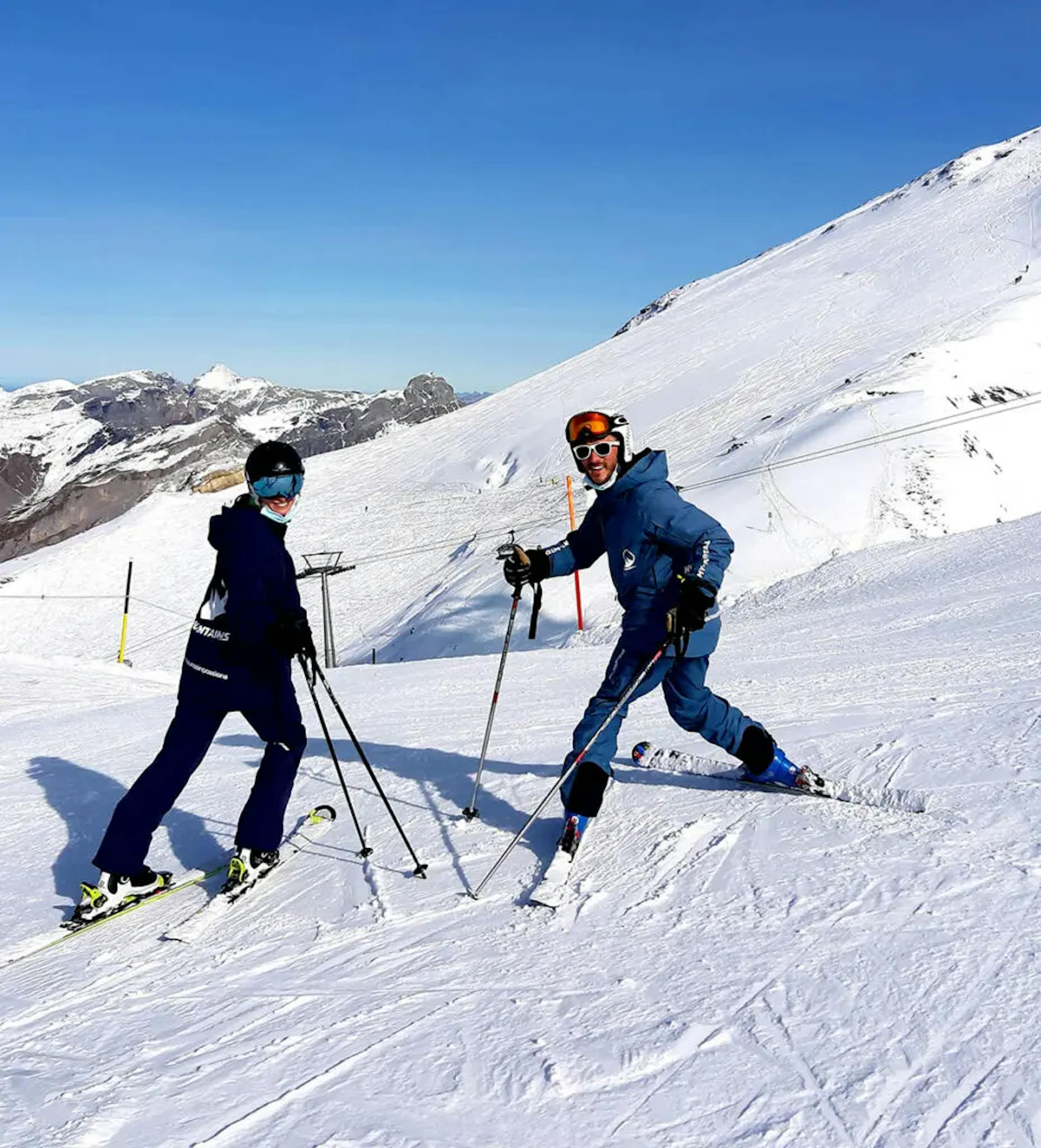 Skischool: Skiën met groepen in het winterlandschap voor kinderen en volwassenen