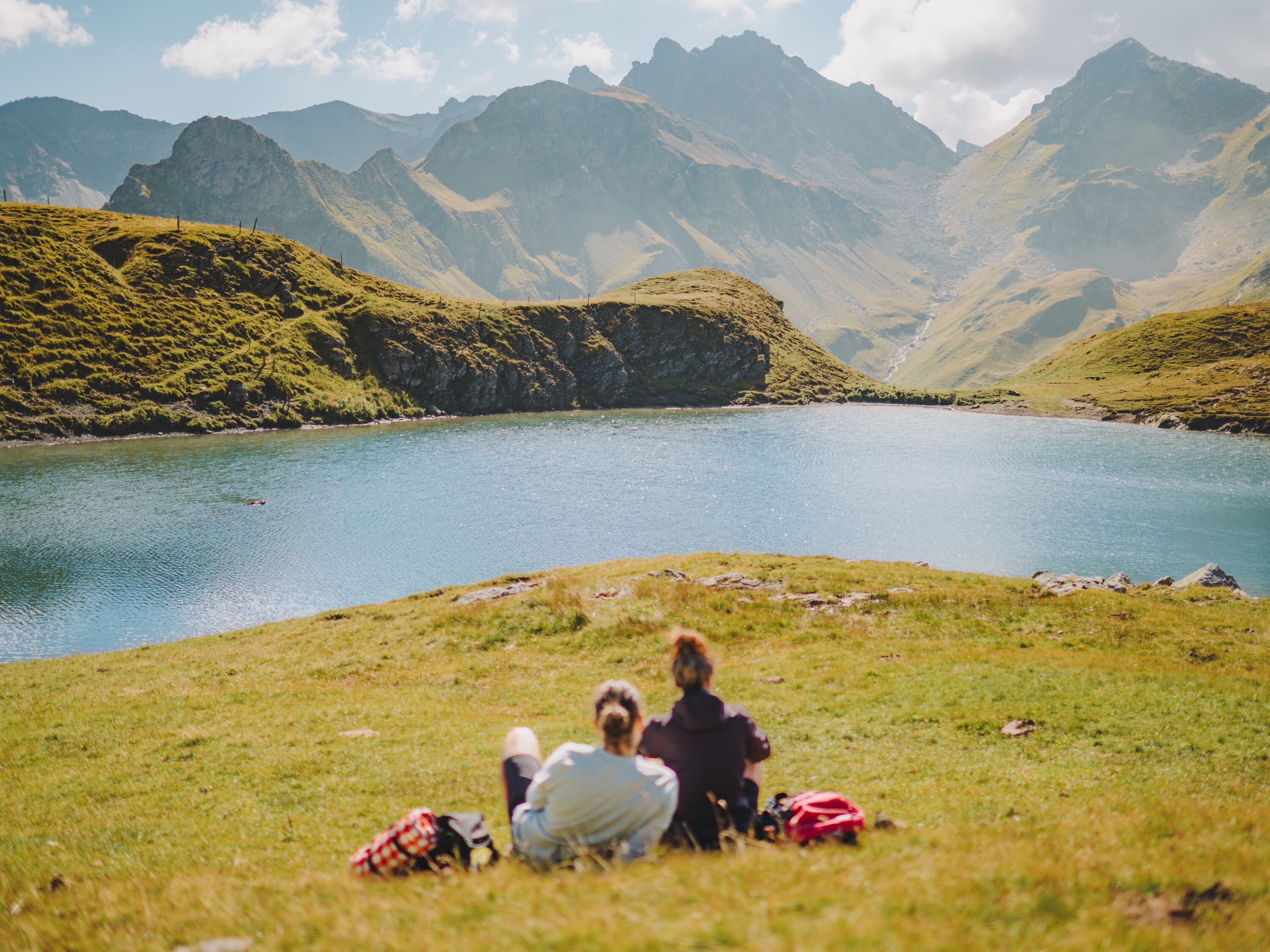Escursione gastronomica: Tour picnic rilassato dei 5 laghi nella natura, ideale per gruppi e famiglie.