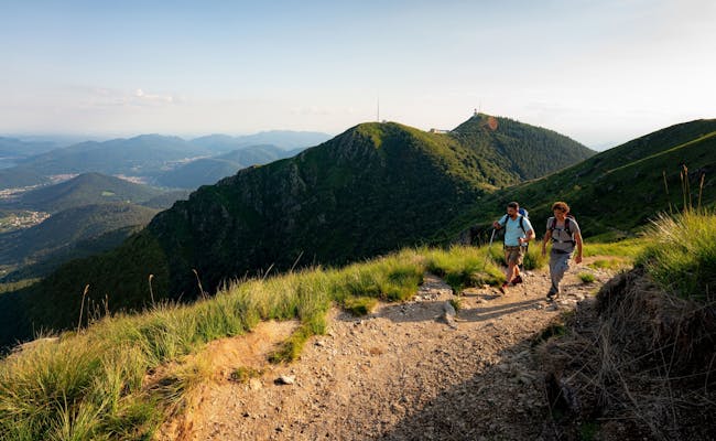 Wędrówki: Monte Tamaro i Monte Lema w zachwycającej przyrodzie, idealne dla przygód i grup.
