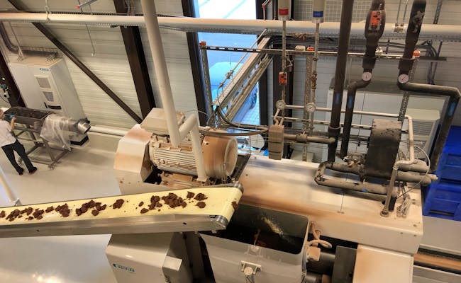 Fabrication du chocolat liquide de Läderach
