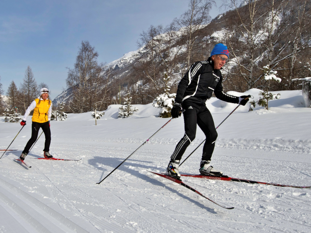 Langlaufen in Zermatt: Tweemaal plezier in de sneeuw tijdens het langlaufen in het prachtige berglandschap