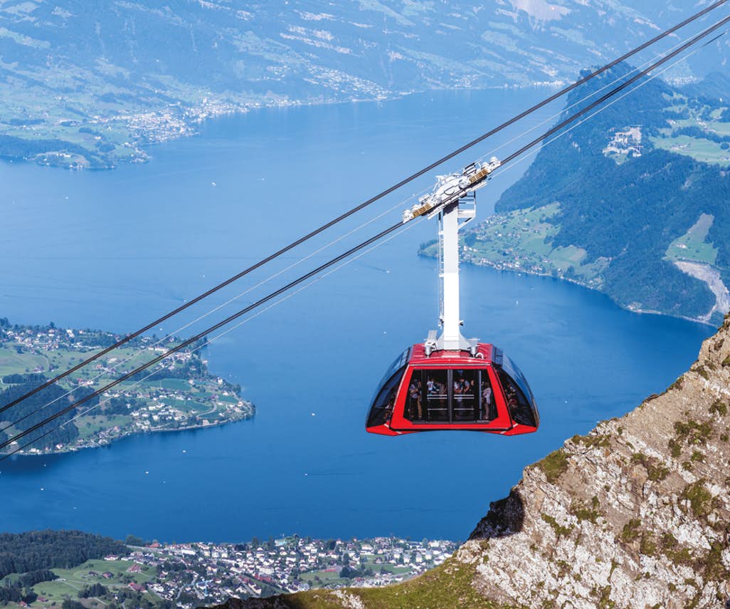 Luchtbanen: spectaculaire uitzicht op Pilatus, natuur, bergen, vakantie en vrije tijd genieten.