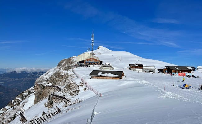 Männlichen: Laluan berjalan kaki dan kereta kabel musim sejuk, sesuai untuk mendaki dan bersantai di Alps.