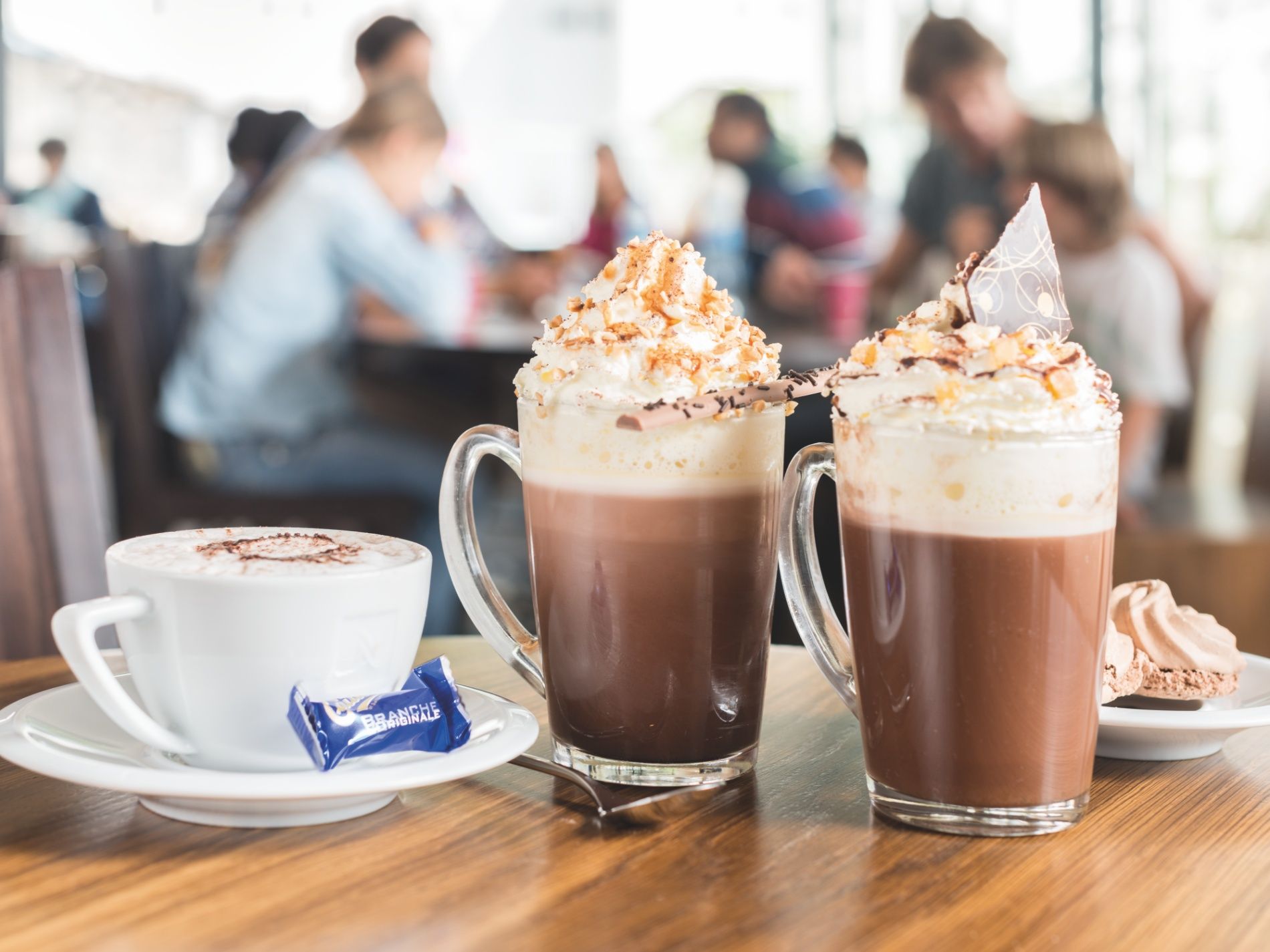 Cafe Maison Cailler: เพลิดเพลินกับกาแฟและช็อกโกแลตอร่อยๆ ในคาเฟ่ที่มีชีวิตชีวา