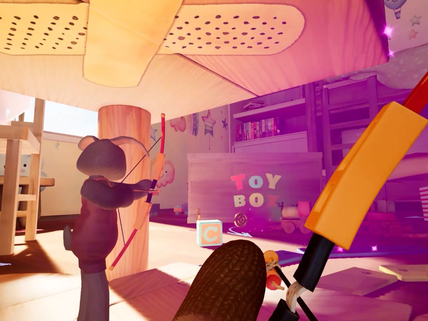 VR Plush Rush : Un enfant joue dans une pièce colorée avec des jouets, aventures et plaisir pour les enfants.