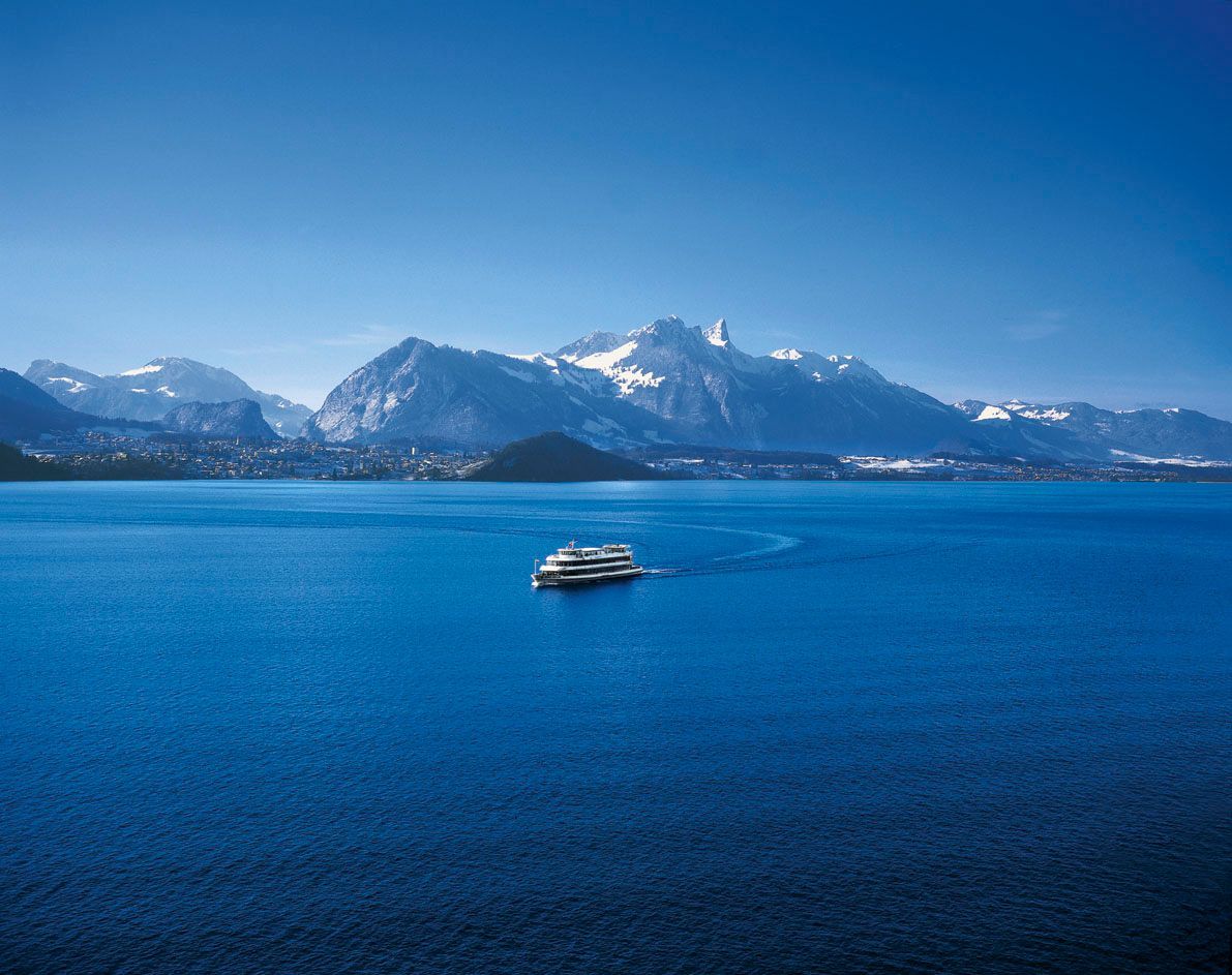 Panorama Blick Brienzersee und Thunersee mit Boot