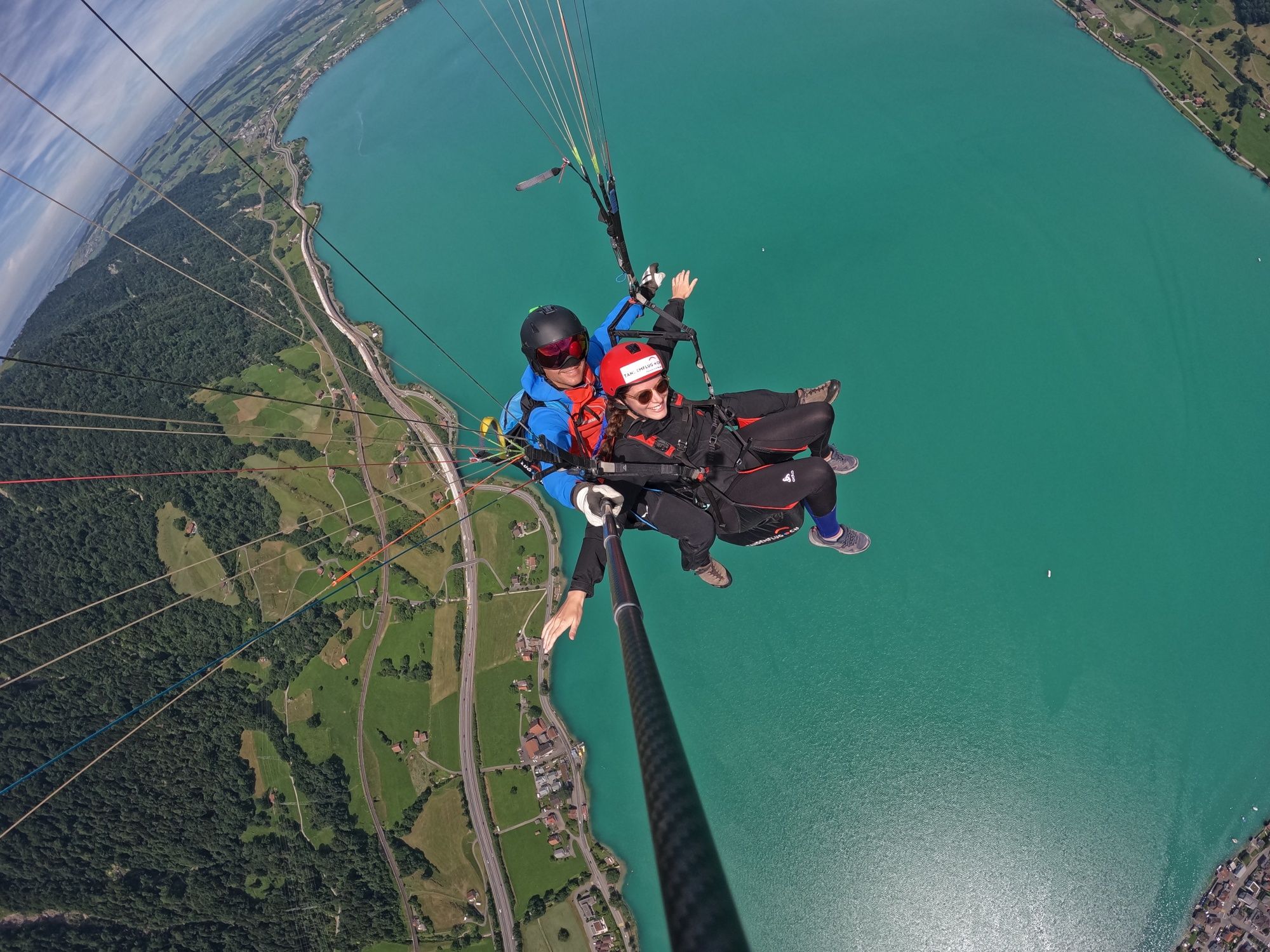 Volez en parapente au Rigi : vivez un vol à couper le souffle au-dessus du Rigi en été avec vue sur le magnifique lac.