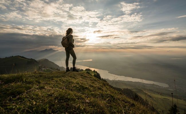 रिगी पैनोरमा वॉकवे विस्फ़रग्लोक और पर्वतों का दृश्य के साथ