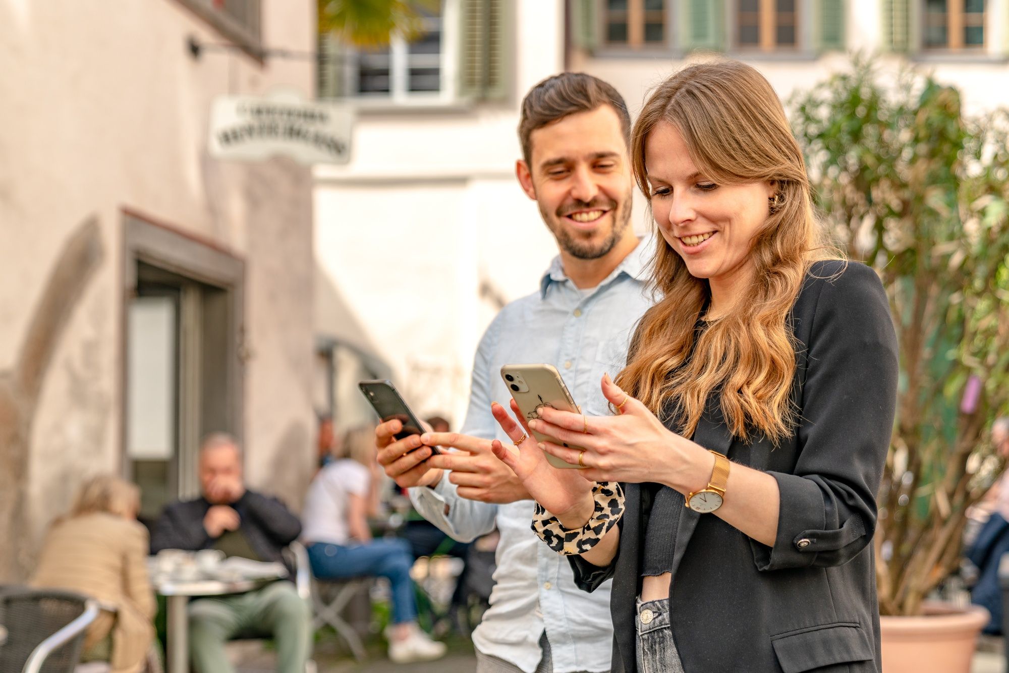 सতো कोड अम्नेसिया: युवा लोग राफर्सविल में स्मार्टफोन का उपयोग कर रहे हैं, तकनीक, फुर्सत, शहर का जीवन