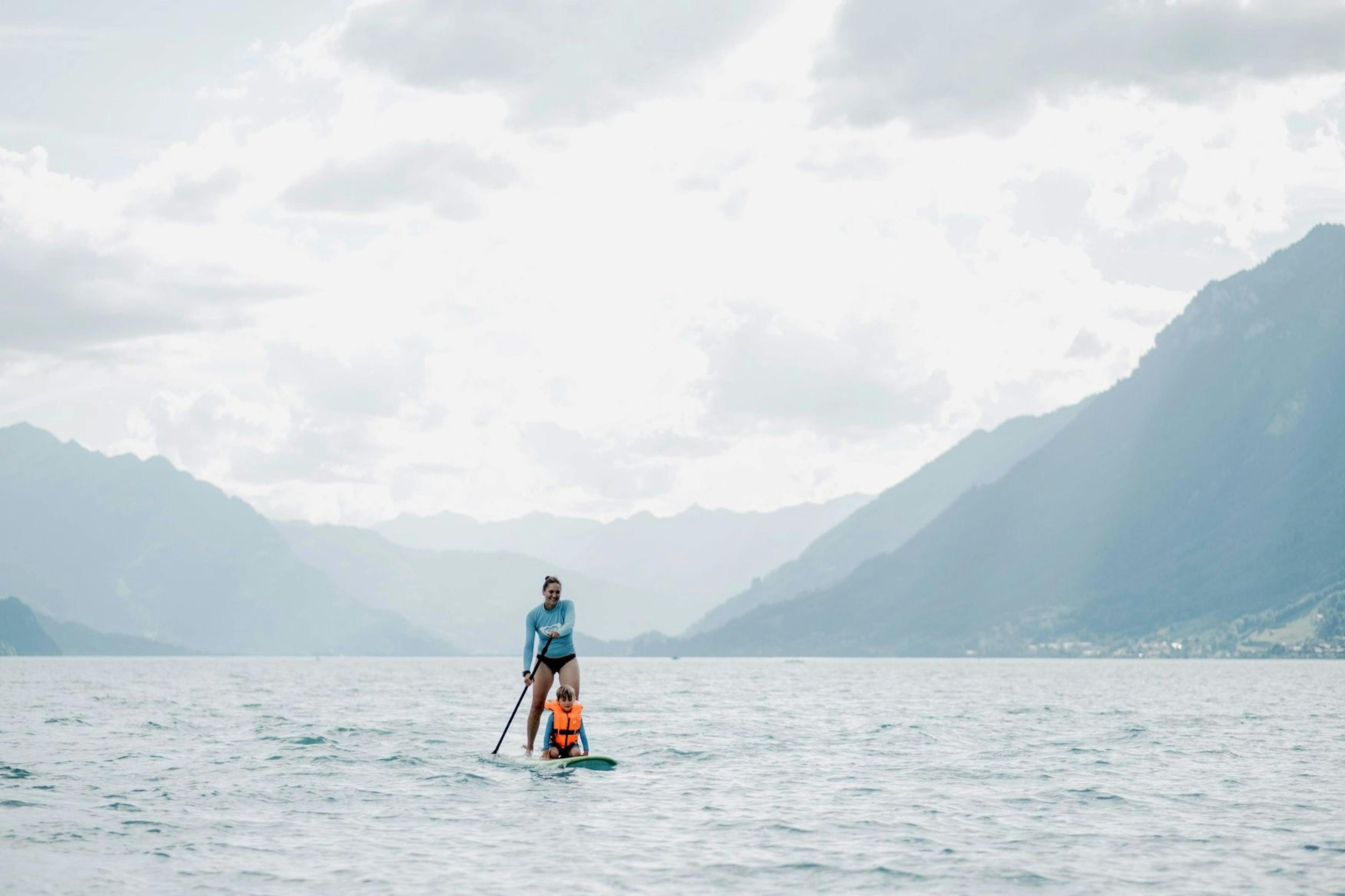 Wypożyczanie desek do stand up paddle na jeziorze Breinzer, dla dorosłych i dzieci