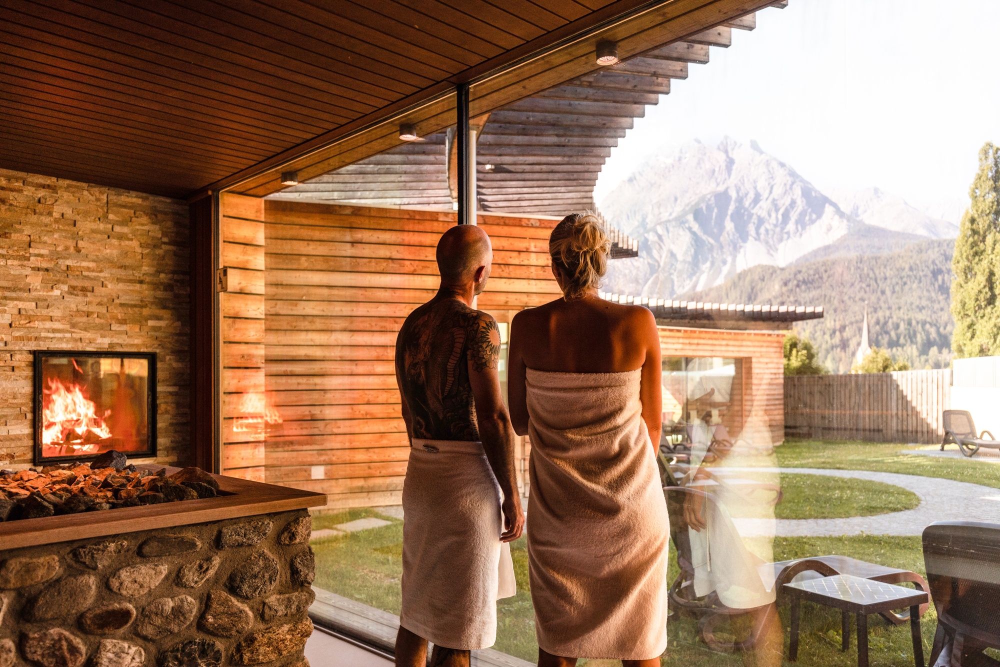 Bastu med utsikt över bergen i Bogn Engiadina, avkoppling för par och grupper.