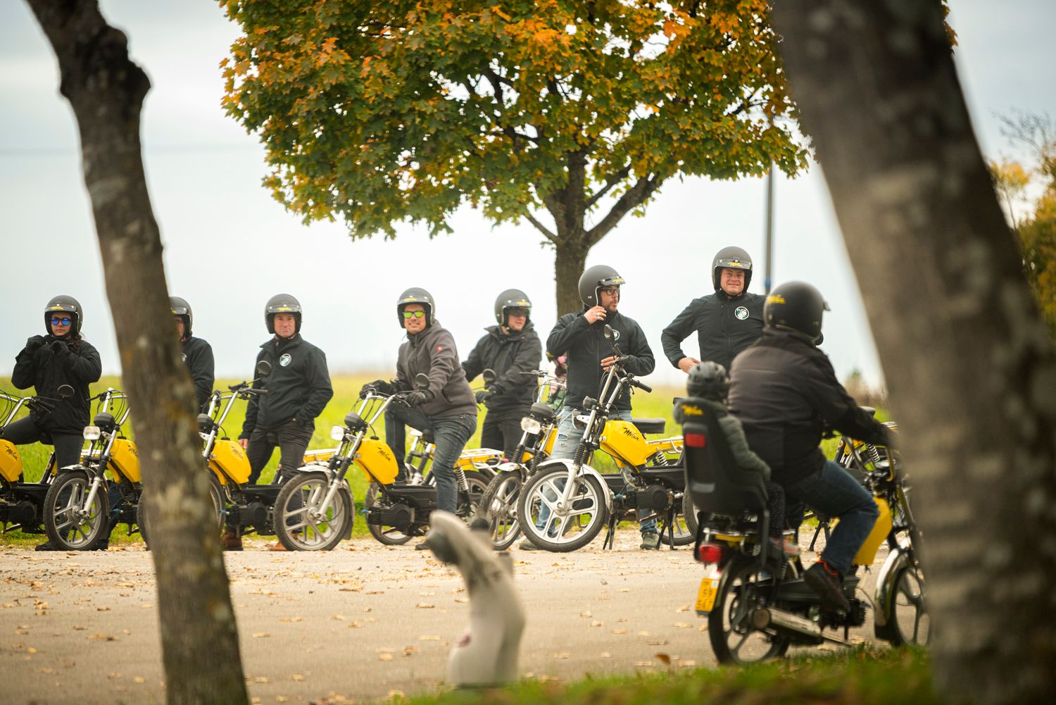 Moped tour in Schaffhausen. Enjoy exploring the city on two wheels with friends.