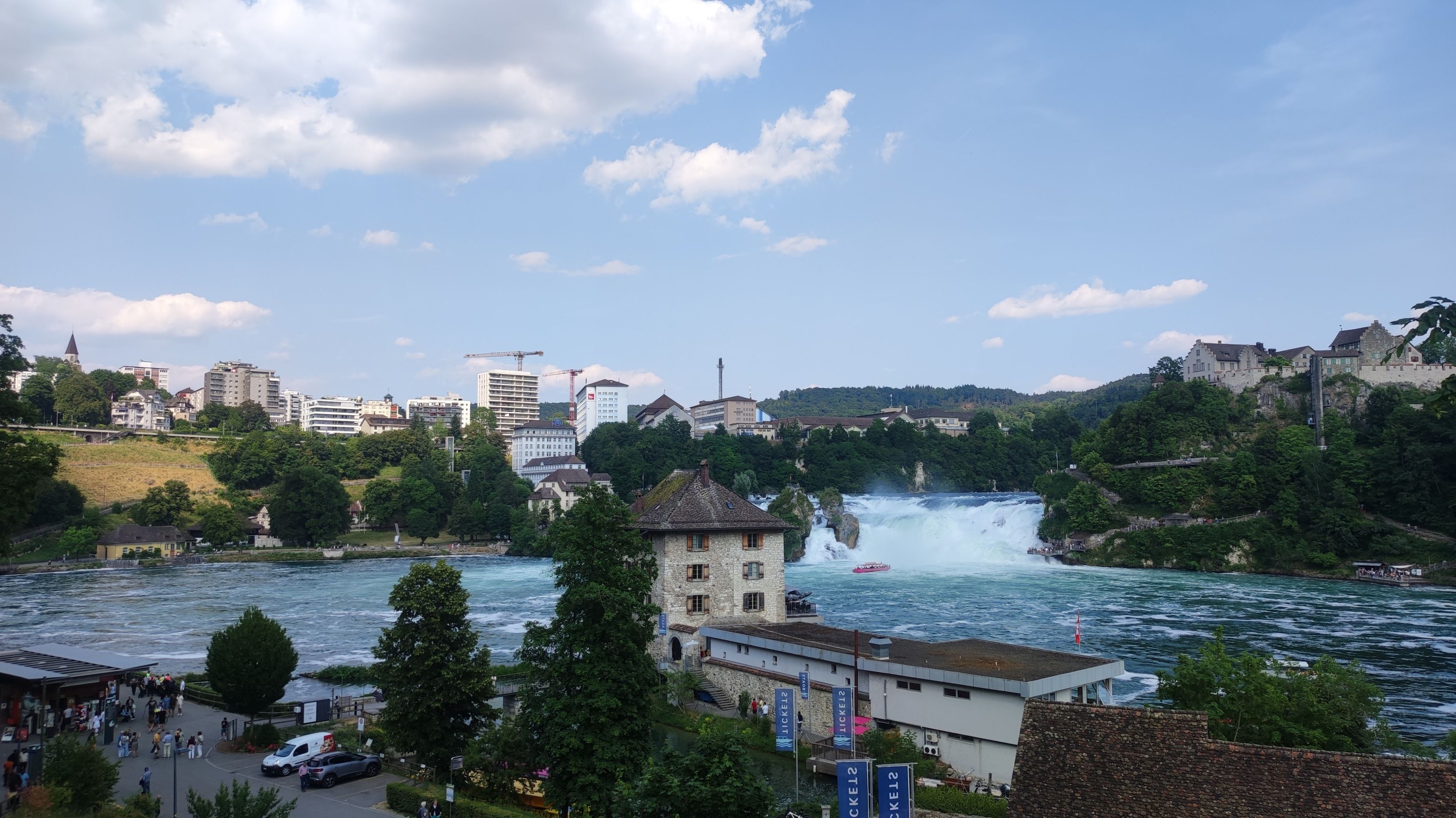 Schaffhausen: discover impressive waterfalls and city views with nature and activities.