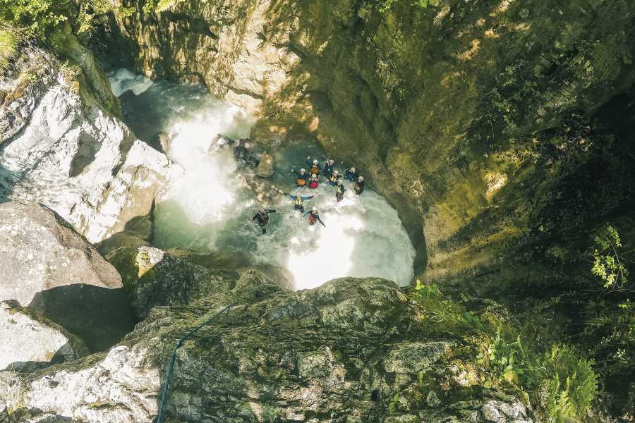 Saxetenschlucht Senderismo en las gargantas con grupo en cascadas