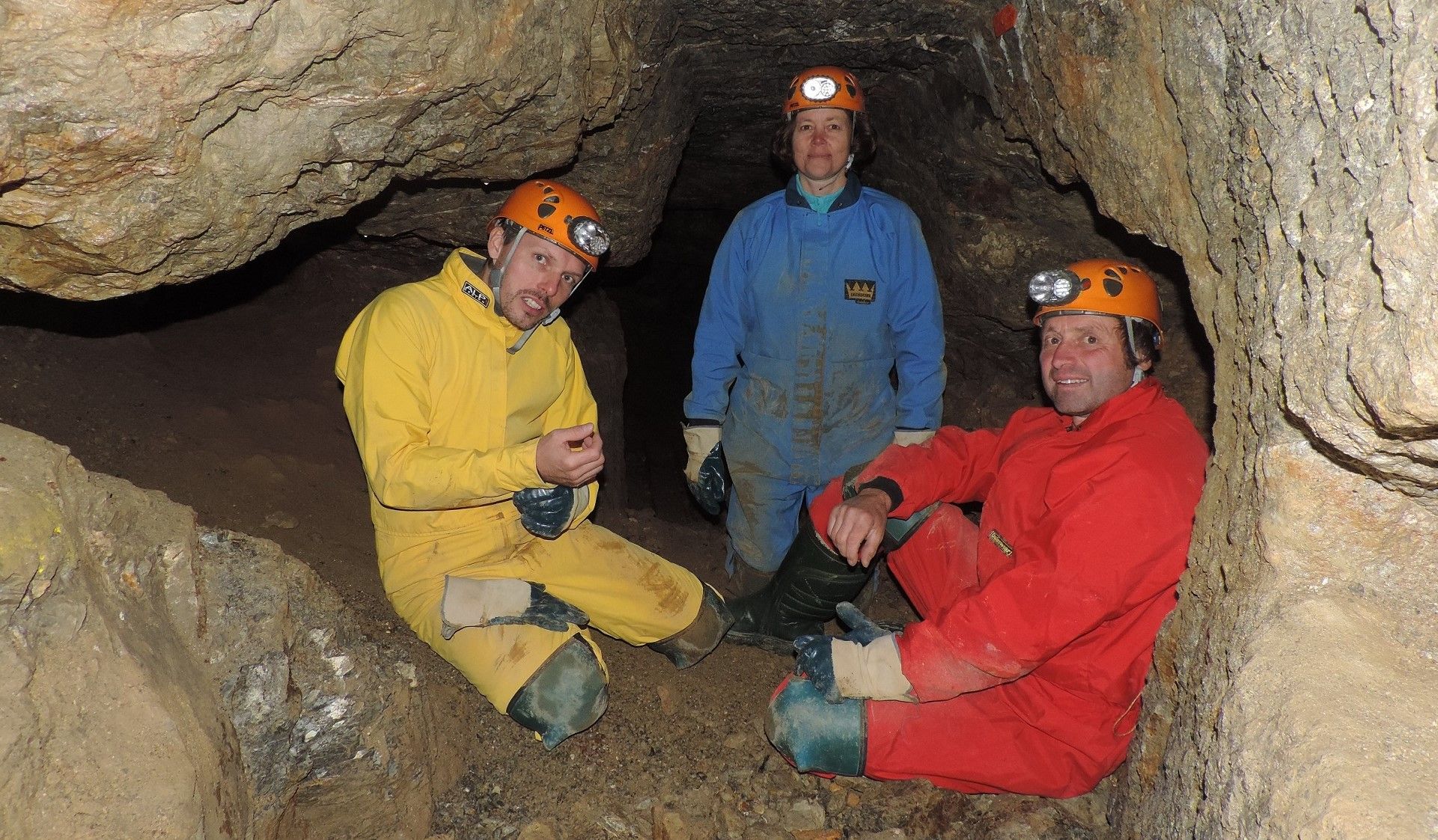 Miniere d'argento di S-charl: Esplora le affascinanti miniere con gli amici in un ambiente unico.