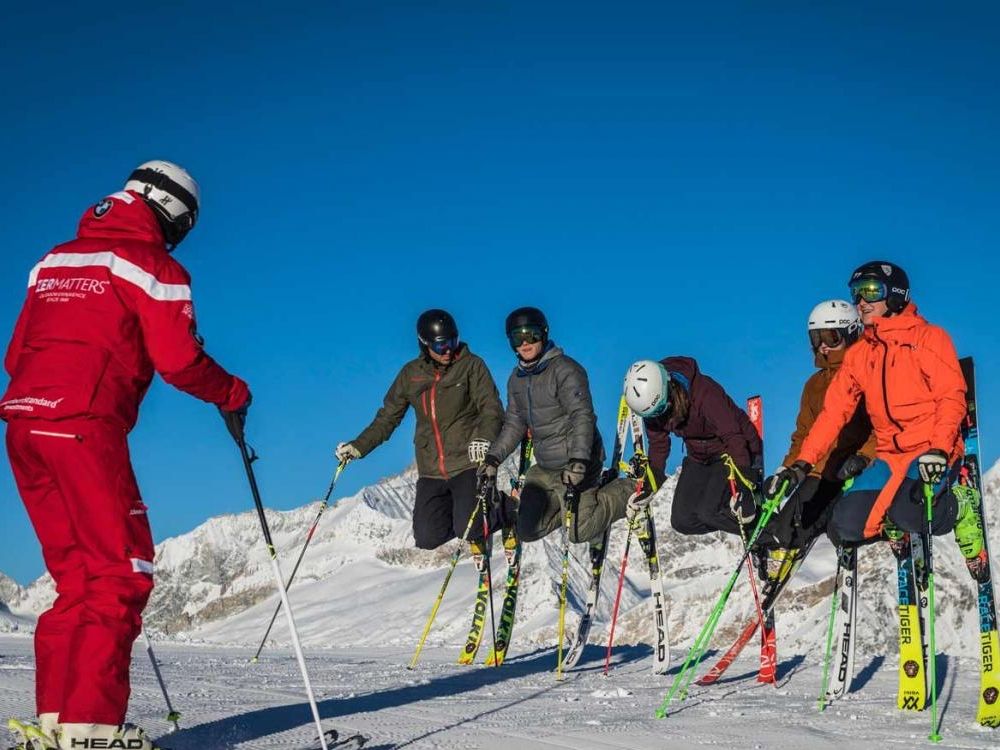 Skiskole Zermatt Børneøvelse i øvet gruppe