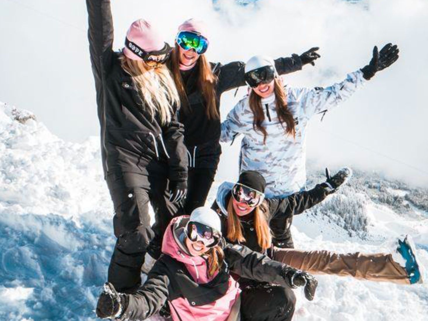 Skibus Lucerne Grindelwald : Cinq amis dans la neige, ski, activités d'hiver