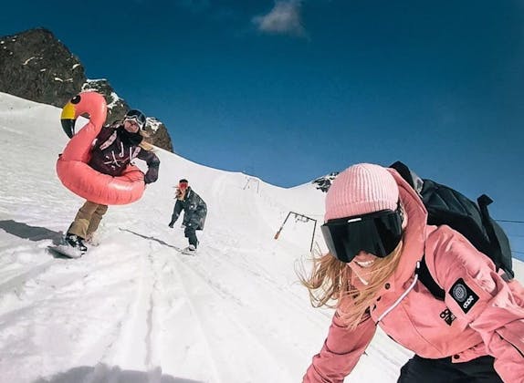Snowboarden in Grindelwald mit freier Strecke und Wintersportklima.