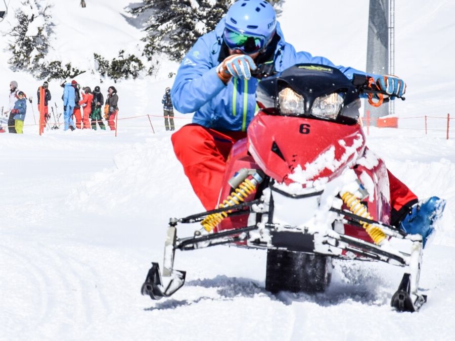 Snowpark Titlis wóz quad na śniegu z kierowcami w górach