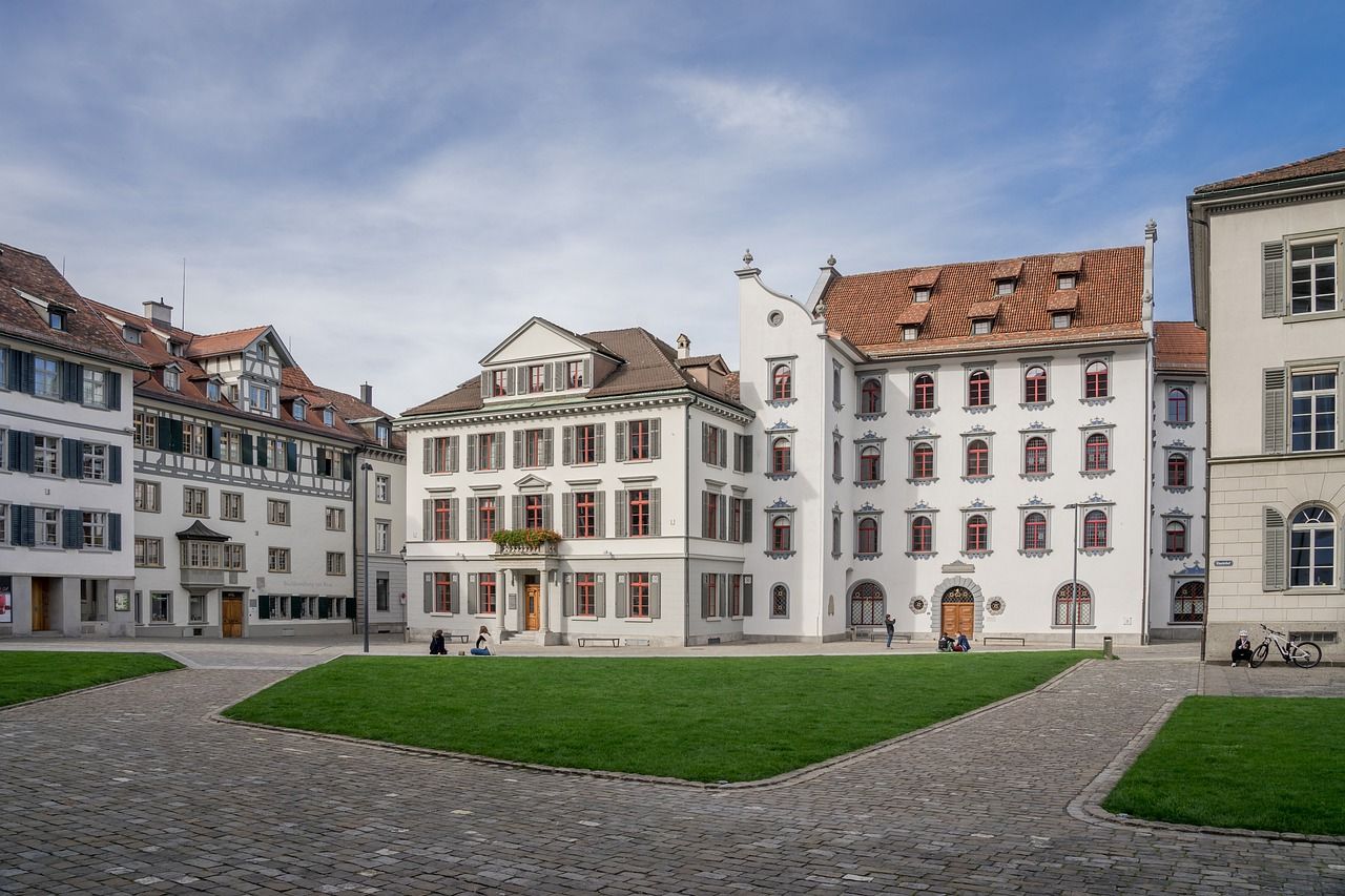 サン・ガレン：市中心部にある美しい建築を持つ歴史的な建物。