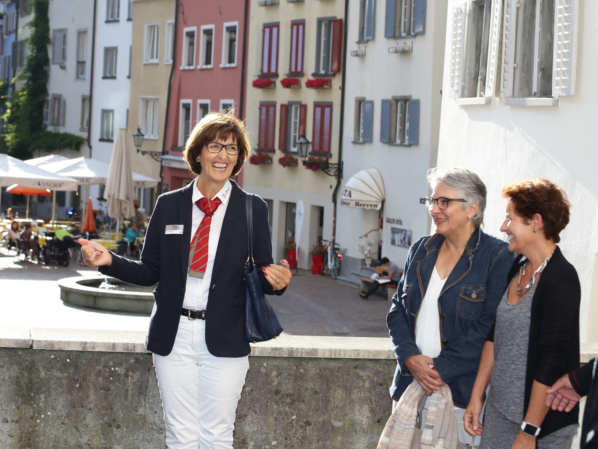 通过库尔老城区的城市导览 - 体验历史和文化，理想的团体活动。