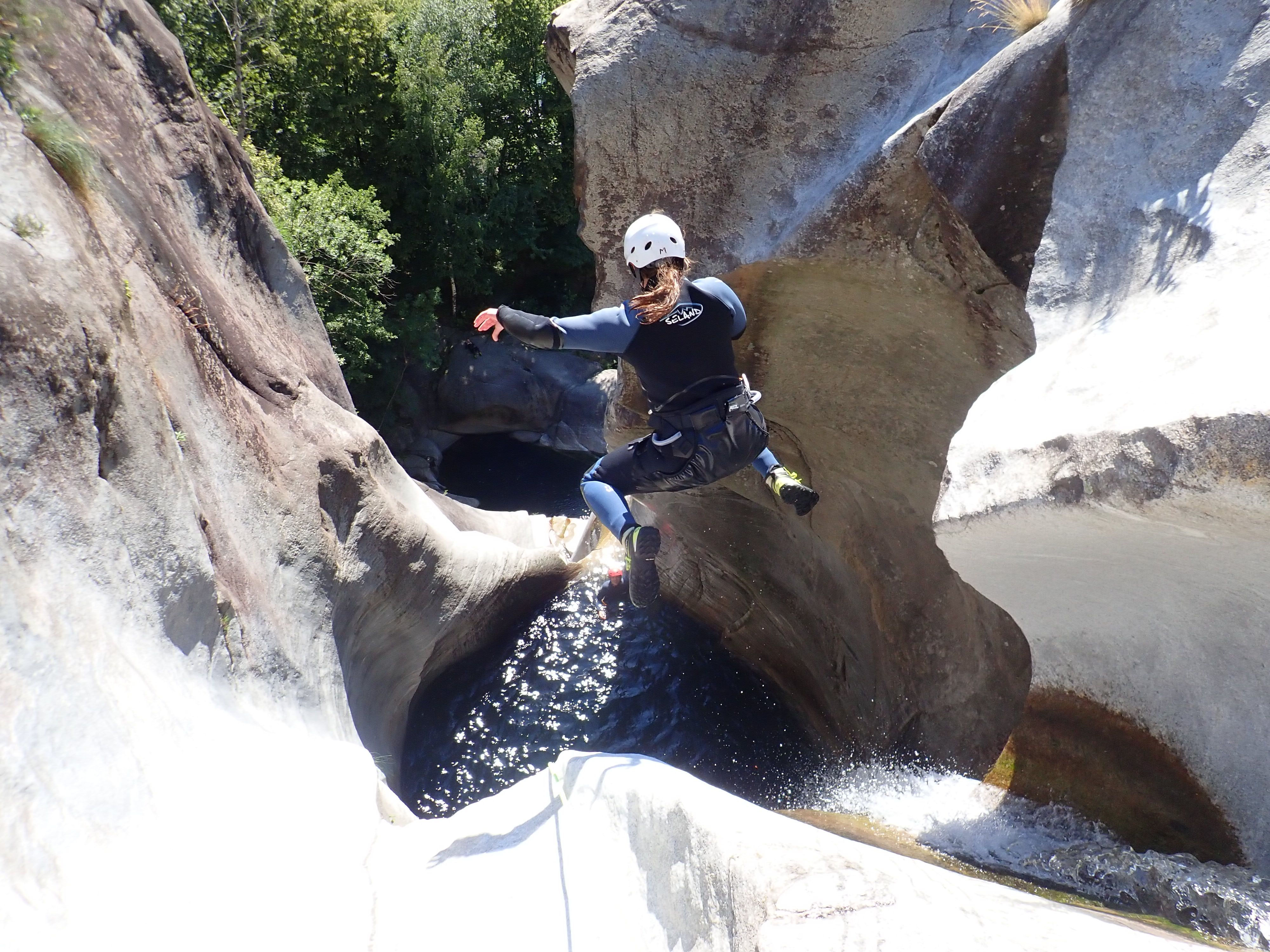 Canyoning i Val Grande: Actionfyldt eventyraktivitet i naturen i de Ticinske Alper.