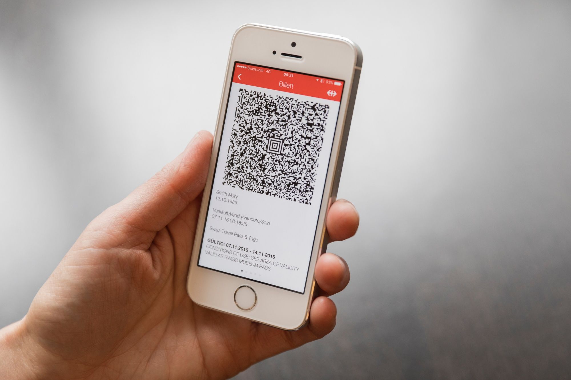 Swiss Travel Pass: QR-код для мобільних подорожей по Швейцарії, ідеально підходить для пригод та групових заходів.