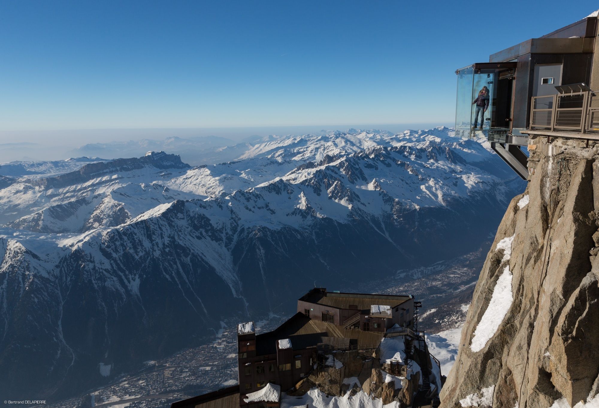 Aiguille du Midi mit Blick auf die Alpen und Mont Blanc.