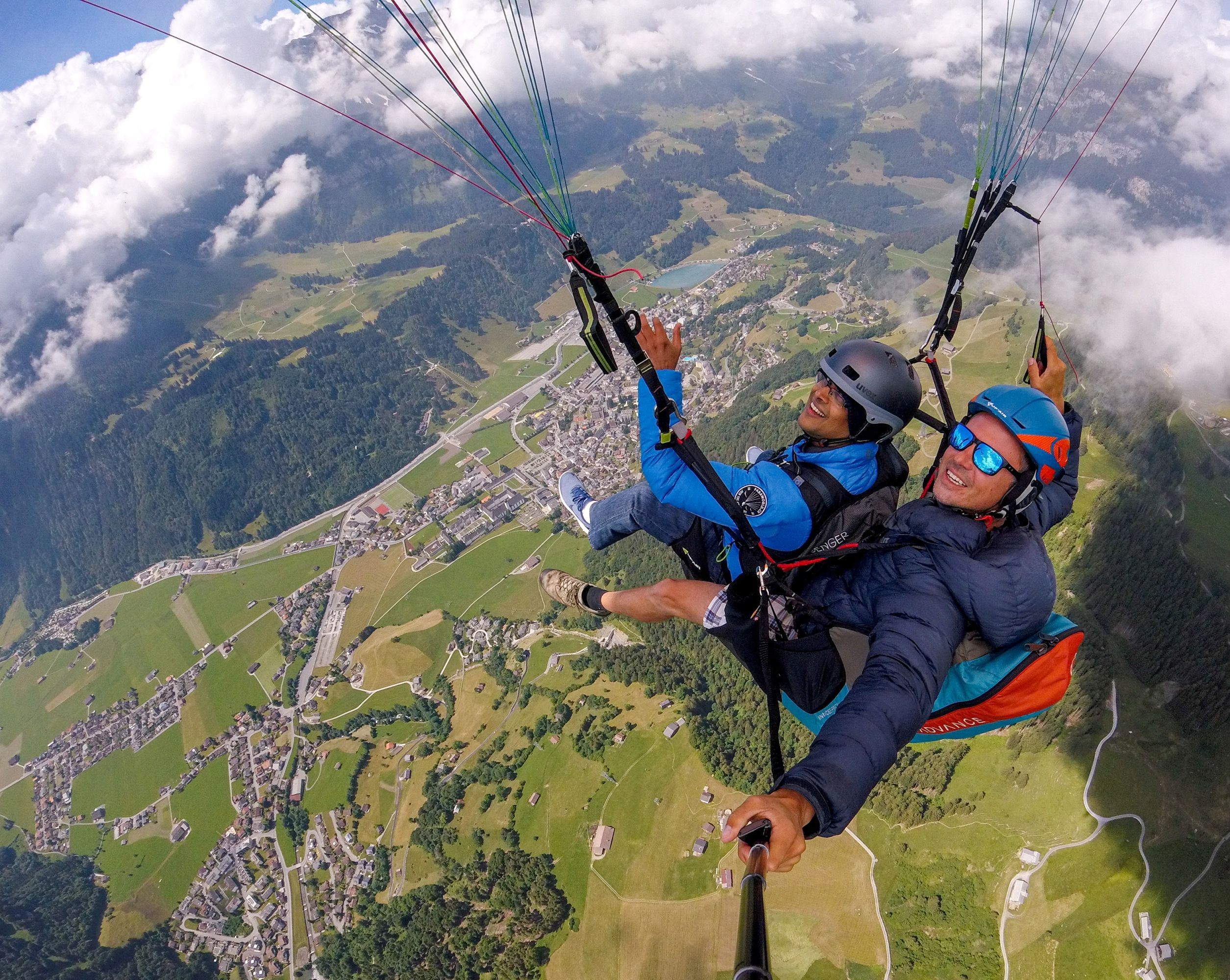Vol en parapente Engelberg, vol en tandem au-dessus de Brunni, belle vue.