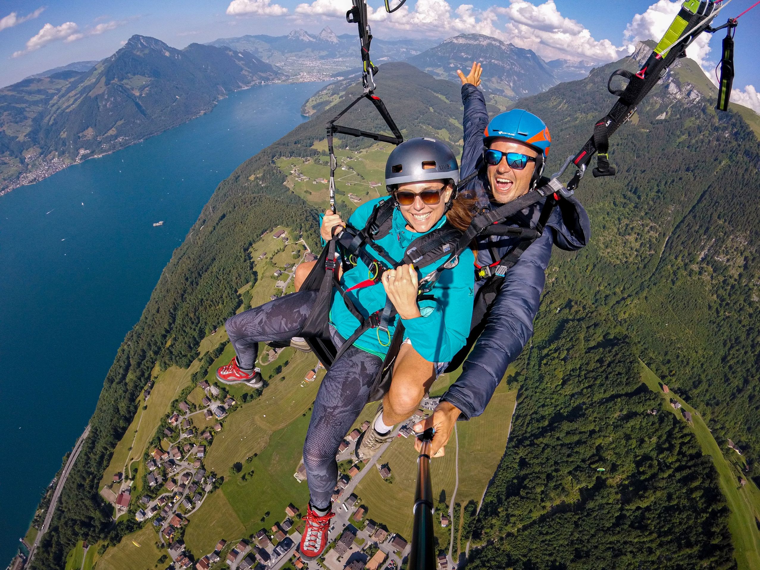 Voo de parapente tandem sobre Zurique com vista para o Lago de Zurique