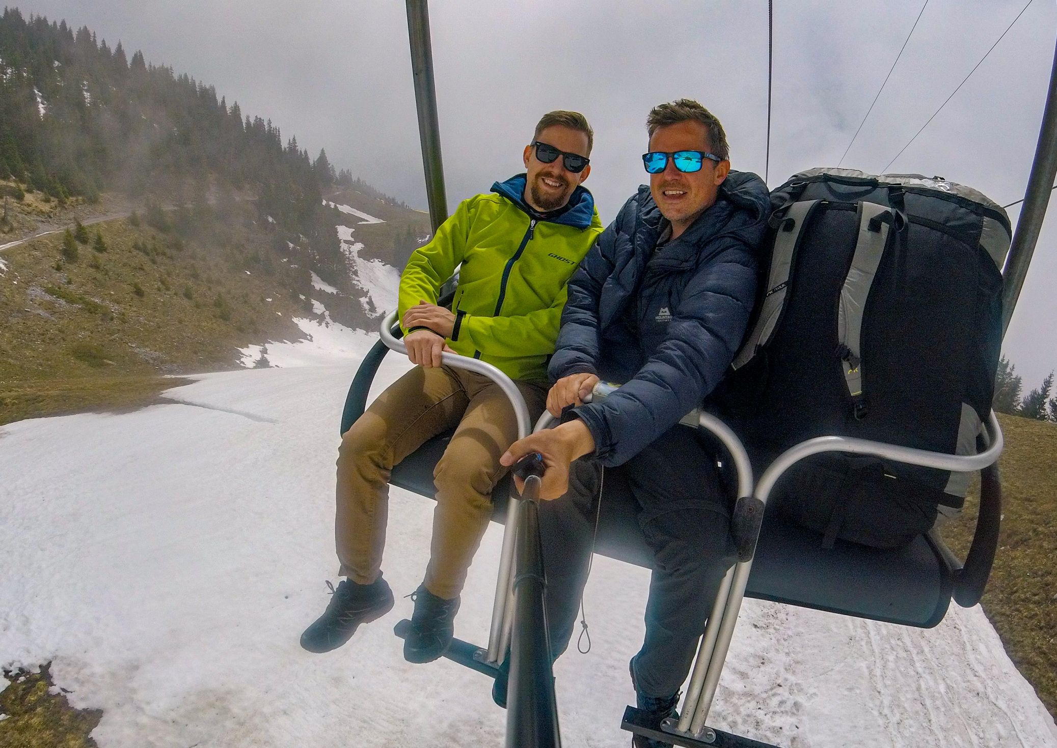 นั่งพาราเซลกับเพื่อนในเทือกเขาแอลป์ที่ซูริก