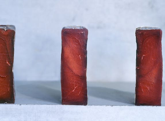 Kerajinan Dried Meat Alpen: potongan daging kering yang nikmat dari Alpen, secara tradisional dan alami.