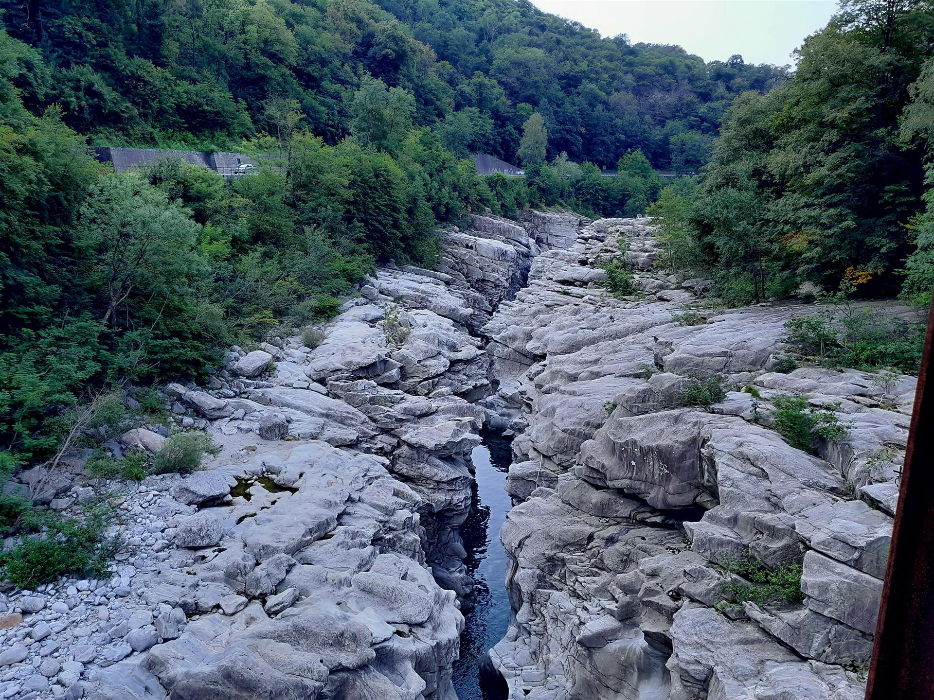 ticinoquad: Oplev den spektakulære kulisse ved Maggiatals med uforglemmelige eventyr på scootere.