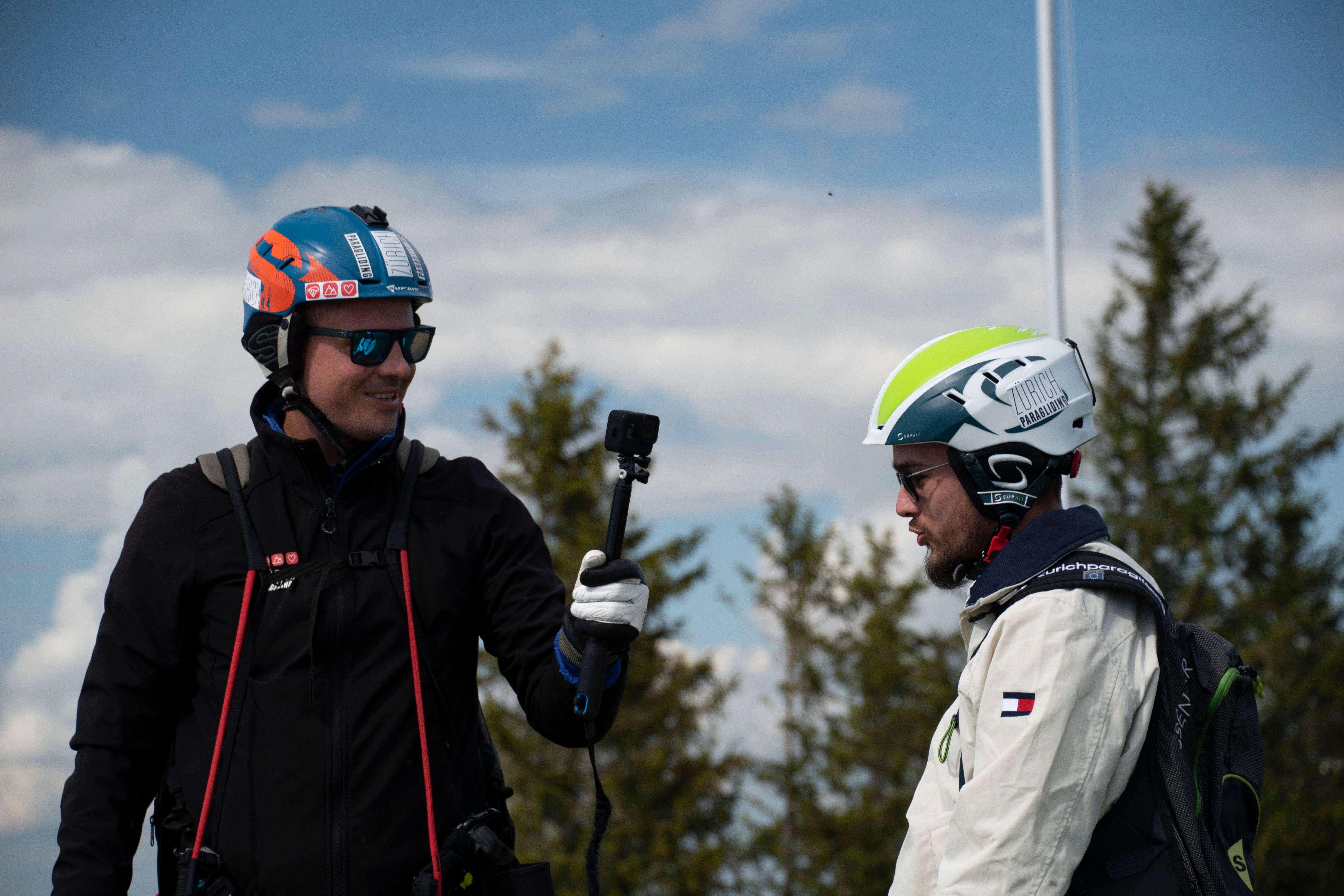Touch & Go Paragliding: Beleef vliegen met een adembenemend panoramisch uitzicht in de bergen van Montenegro.