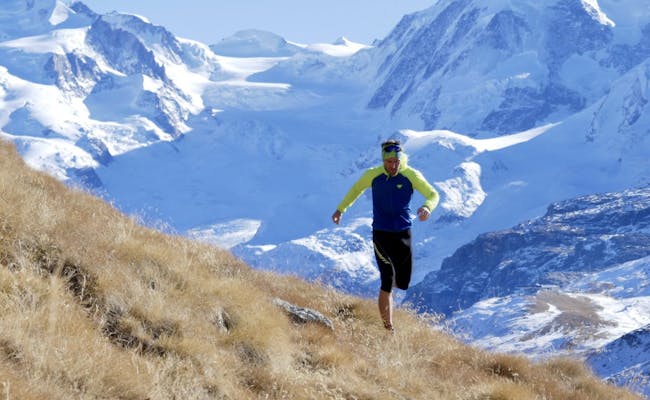 Trailrunning in Zermatt met bergpanorama en zonnig weer in 2023.