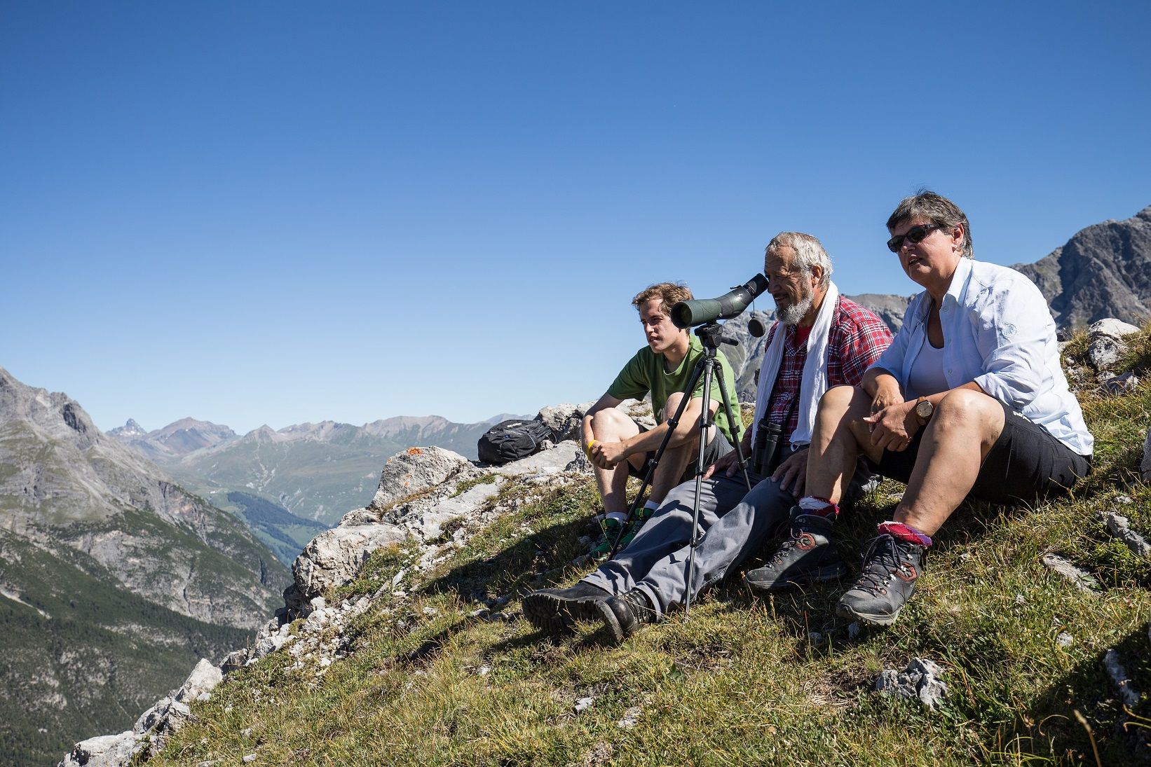 Steenbokobservatie in Scuol: Natuurervaring met vrienden, bergen en wilde dieren ontdekken.